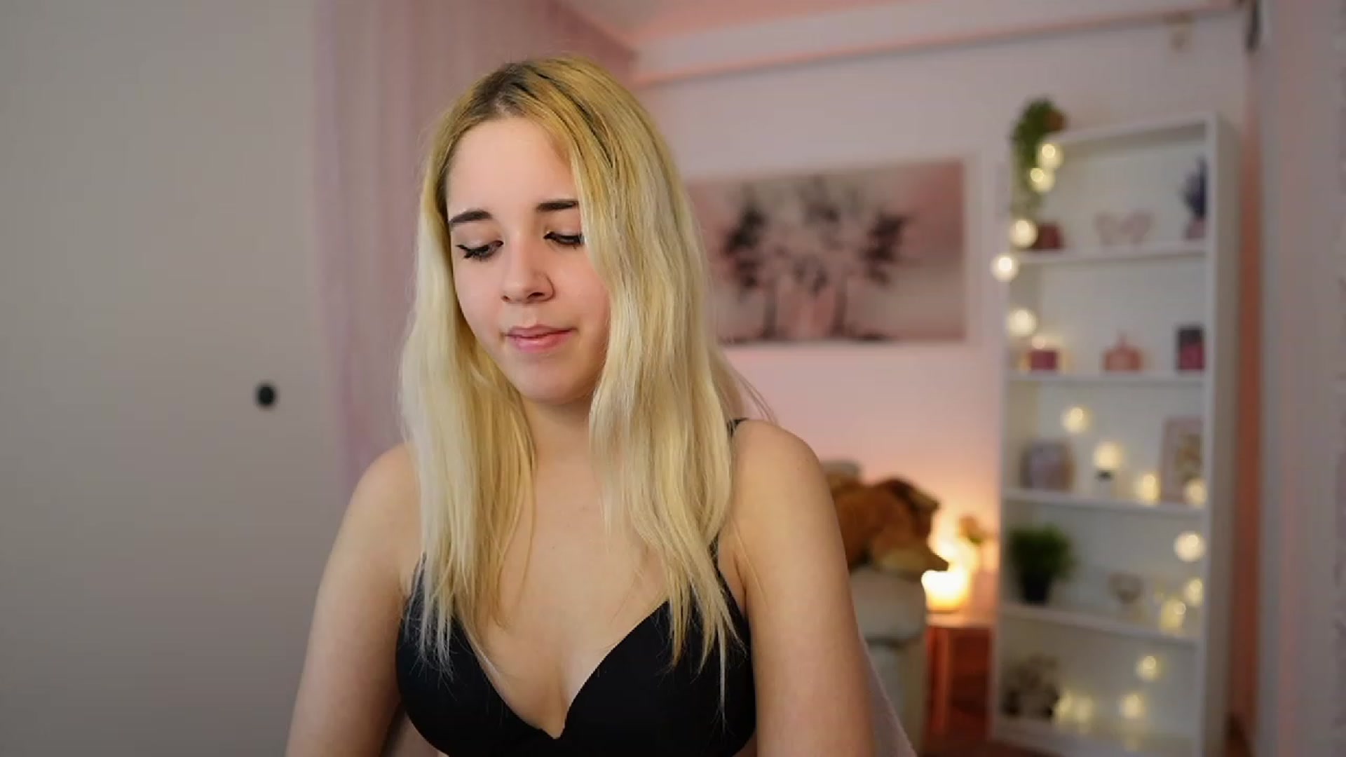 Gallery image thumbnail from Katie_Kush18's myfreecams stream on, 12/05/2023, 13:50 image 18 of 20