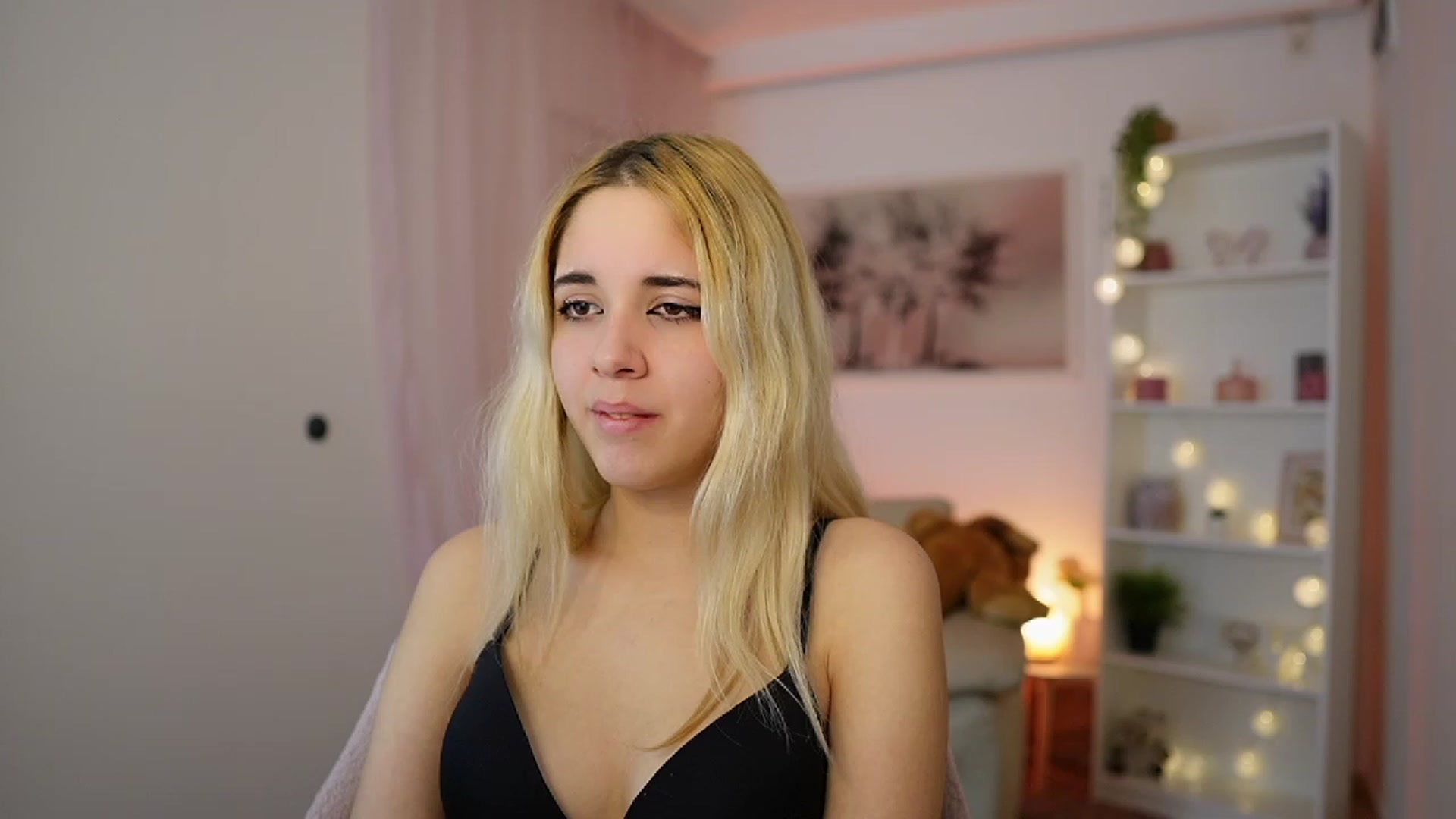 Gallery image thumbnail from Katie_Kush18's myfreecams stream on, 12/05/2023, 13:50 image 4 of 20