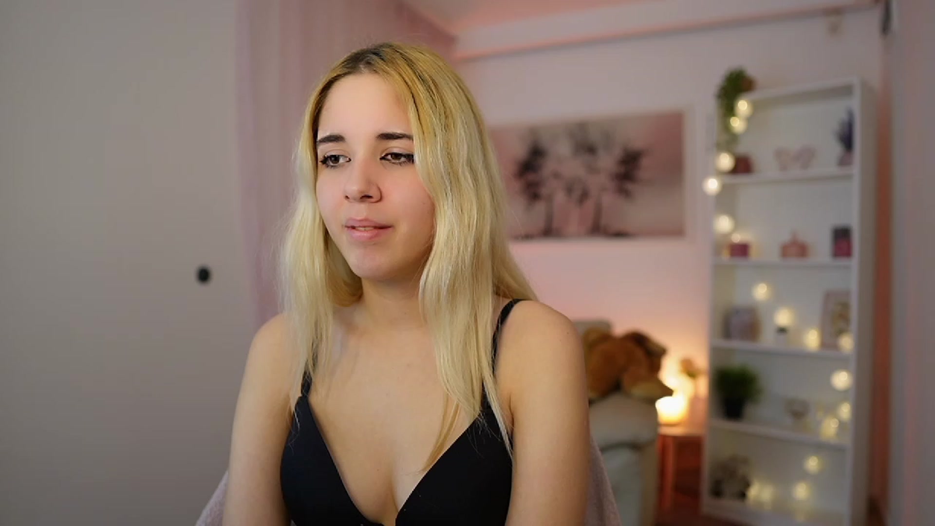 Gallery image thumbnail from Katie_Kush18's myfreecams stream on, 12/05/2023, 13:50 image 3 of 20