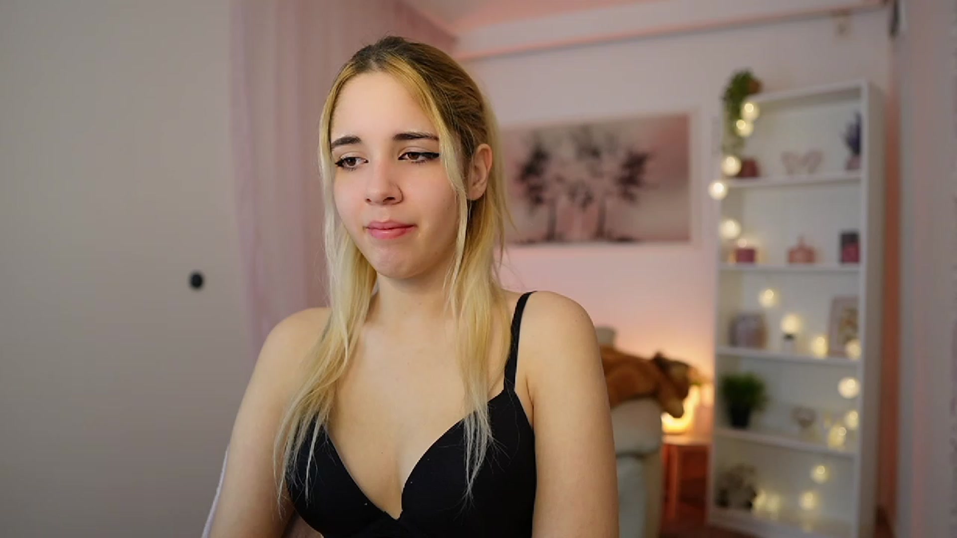 Gallery image thumbnail from Katie_Kush18's myfreecams stream on, 12/06/2023, 11:16 image 16 of 20