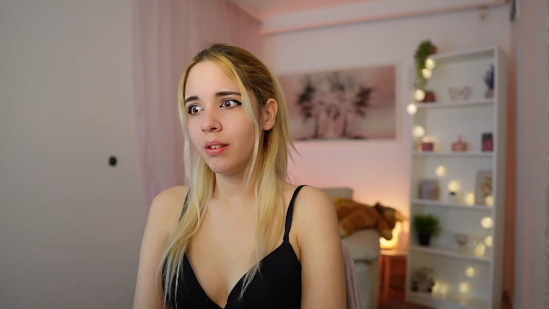 Gallery image thumbnail from Katie_Kush18's myfreecams stream on, 12/06/2023, 11:16 image 13 of 20