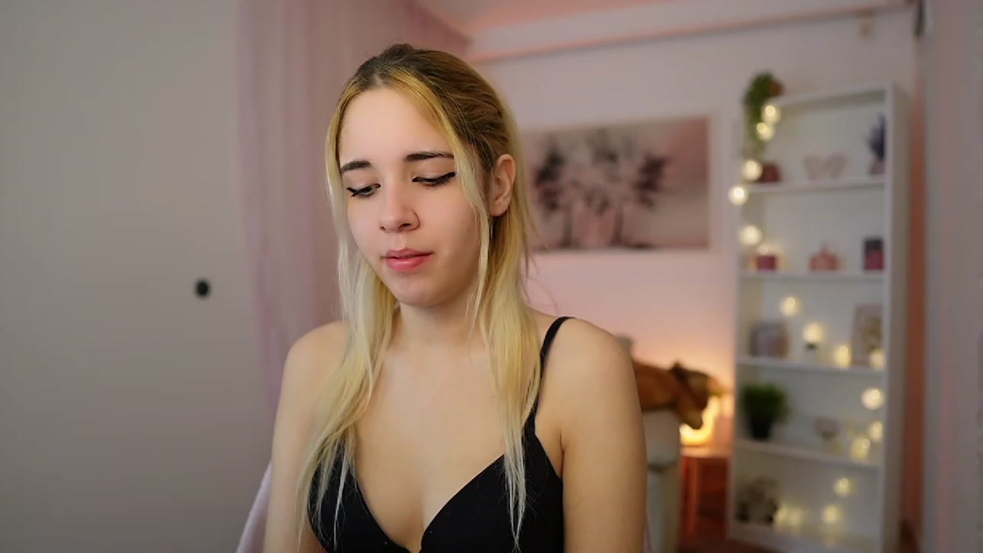Gallery image thumbnail from Katie_Kush18's myfreecams stream on, 12/06/2023, 11:16 image 18 of 20