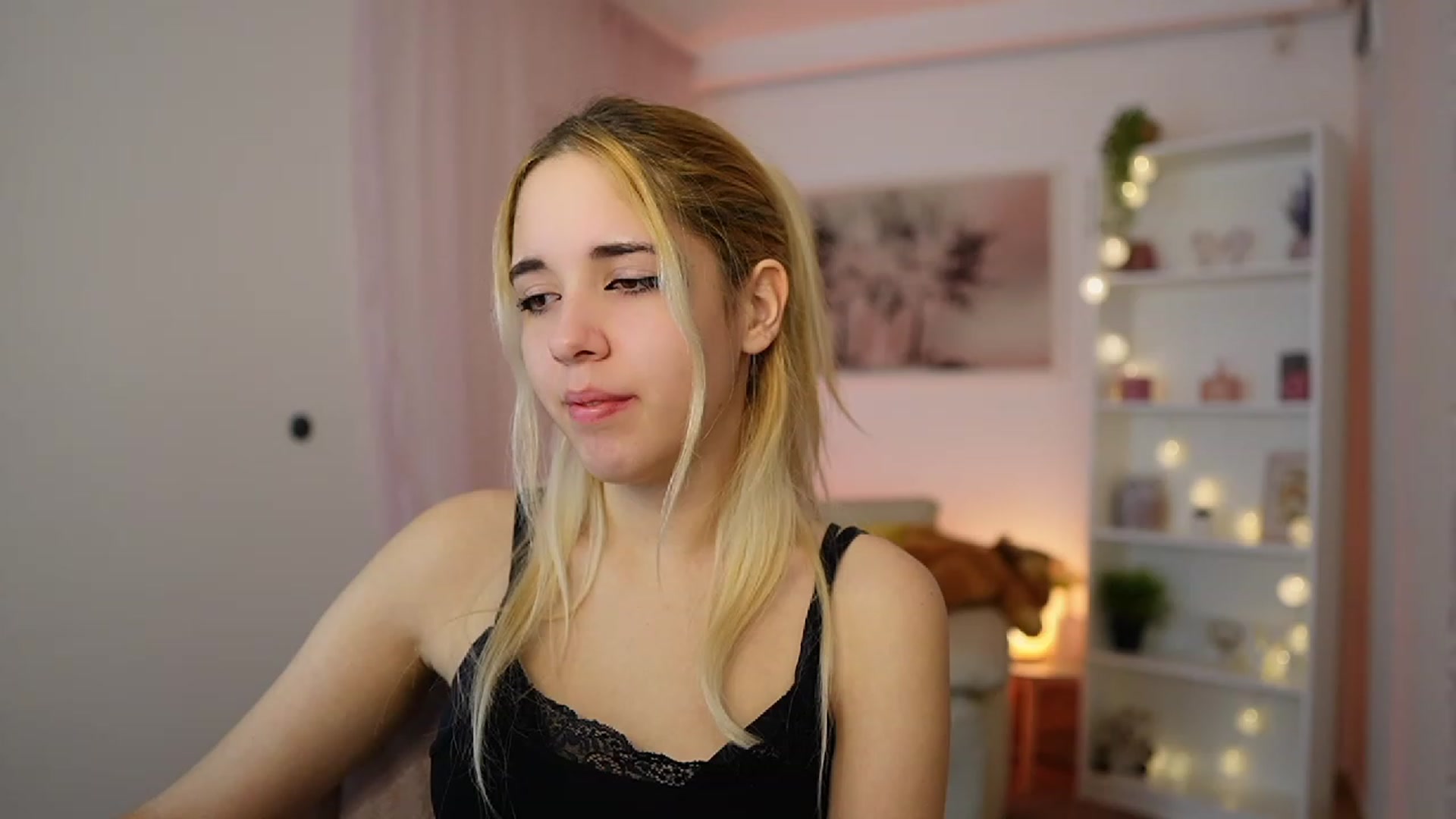 Gallery image thumbnail from Katie_Kush18's myfreecams stream on, 12/06/2023, 12:58 image 2 of 20