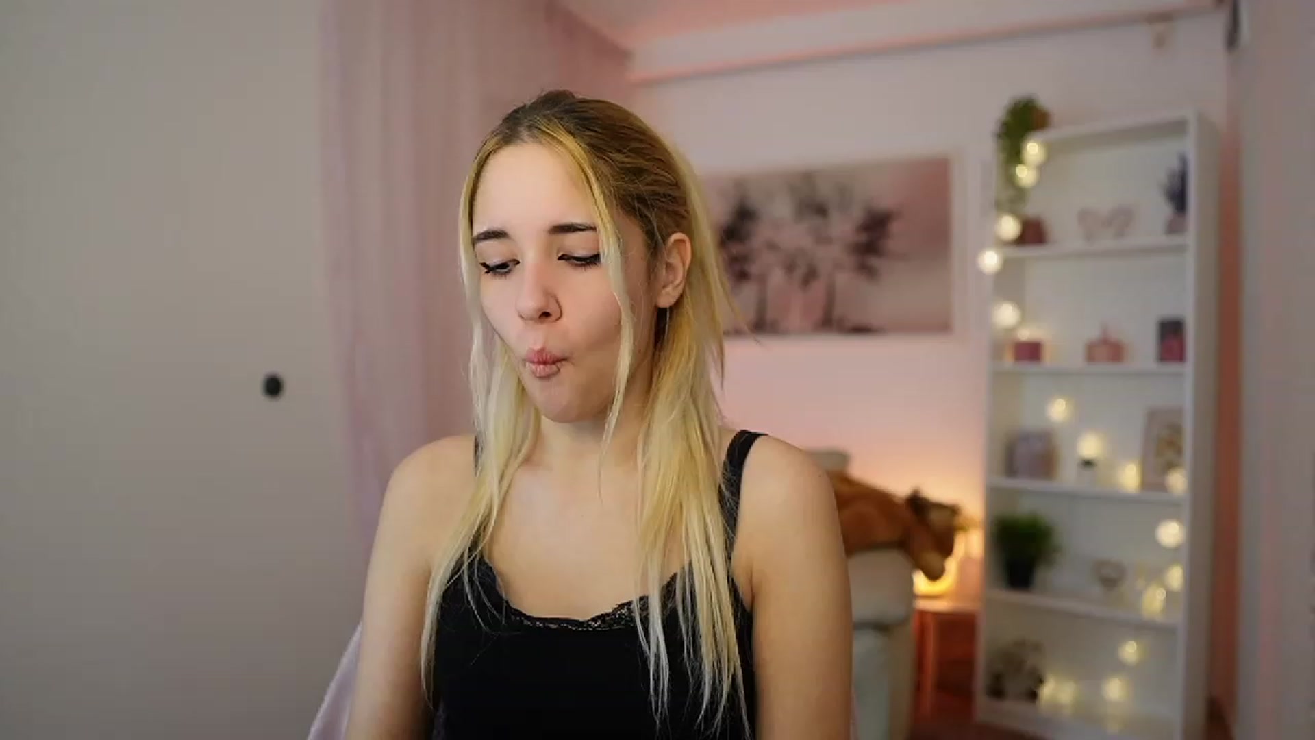 Gallery image thumbnail from Katie_Kush18's myfreecams stream on, 12/06/2023, 12:58 image 10 of 20