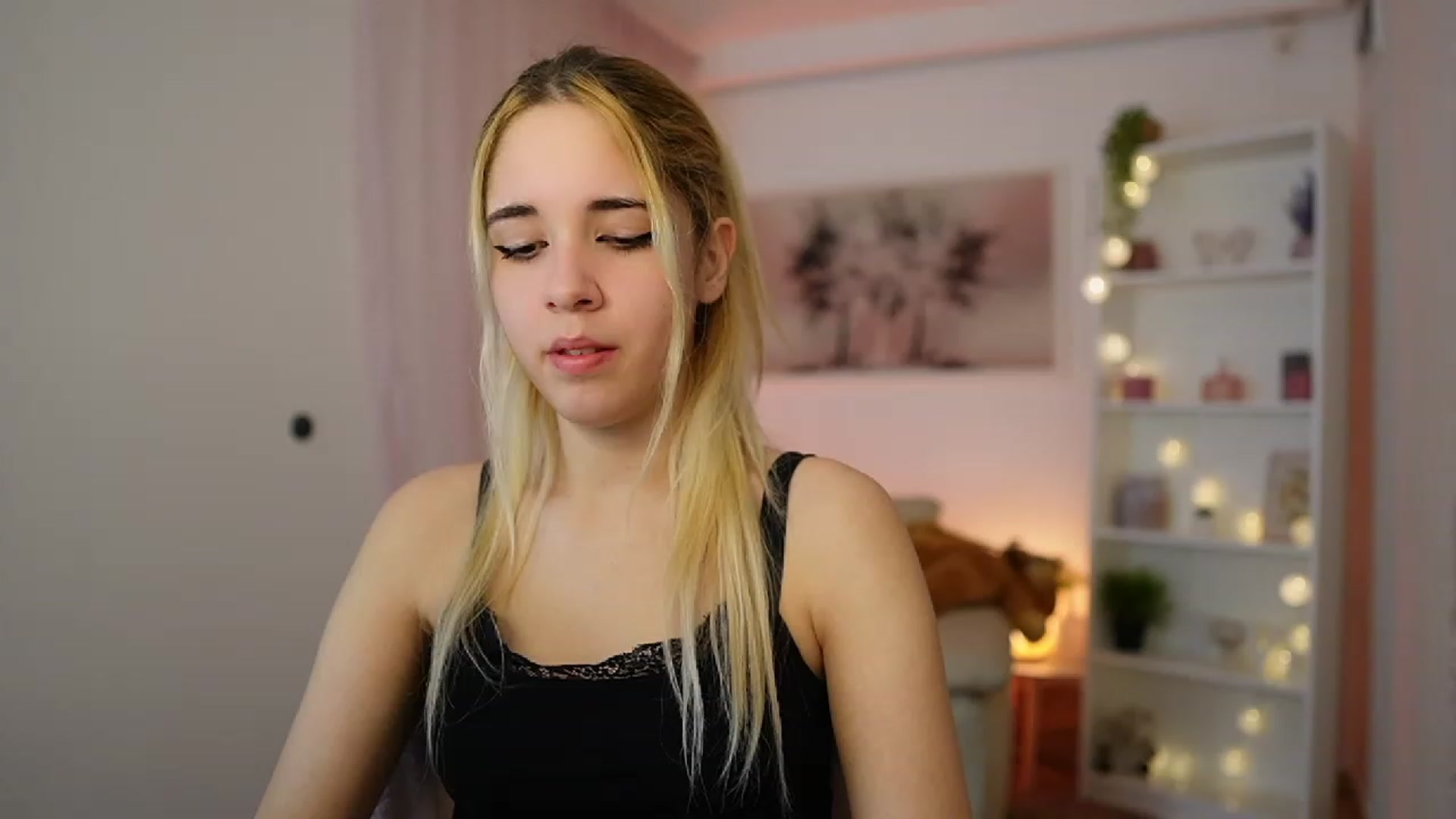 Gallery image thumbnail from Katie_Kush18's myfreecams stream on, 12/06/2023, 12:58 image 9 of 20