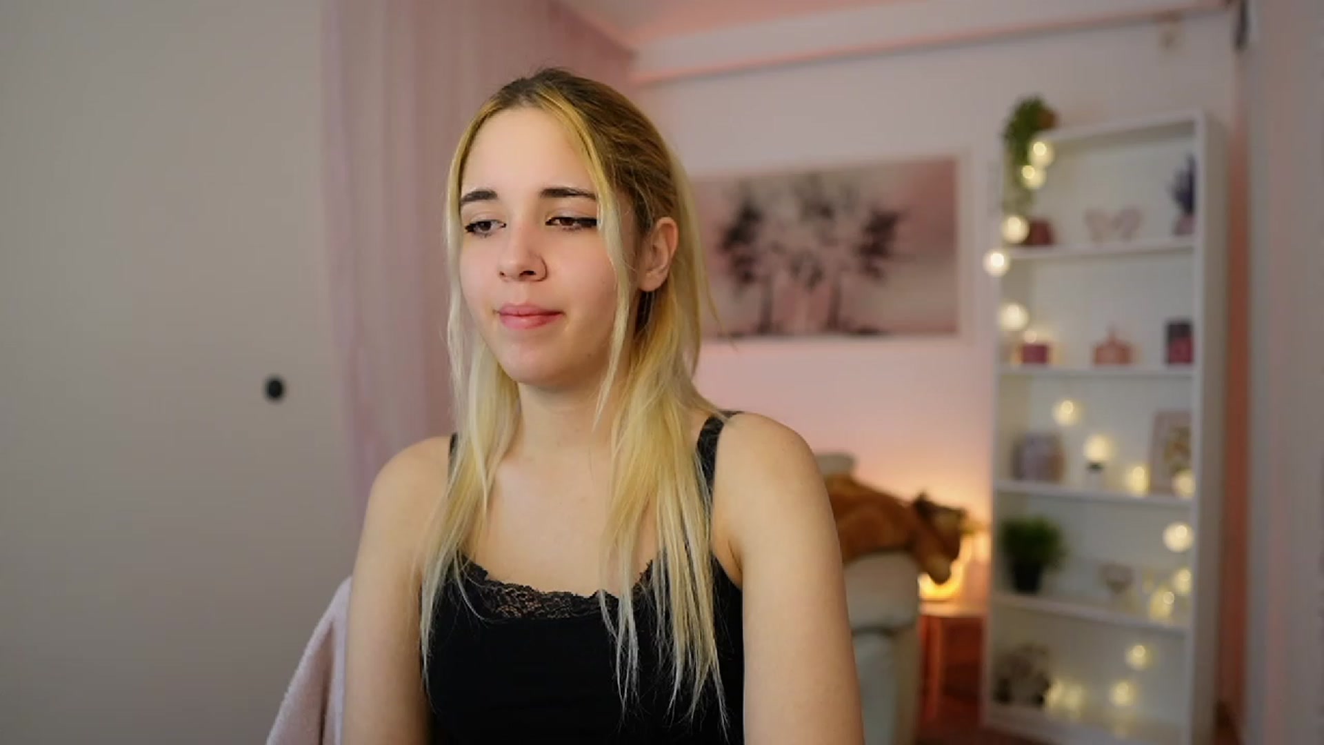 Gallery image thumbnail from Katie_Kush18's myfreecams stream on, 12/06/2023, 12:58 image 14 of 20