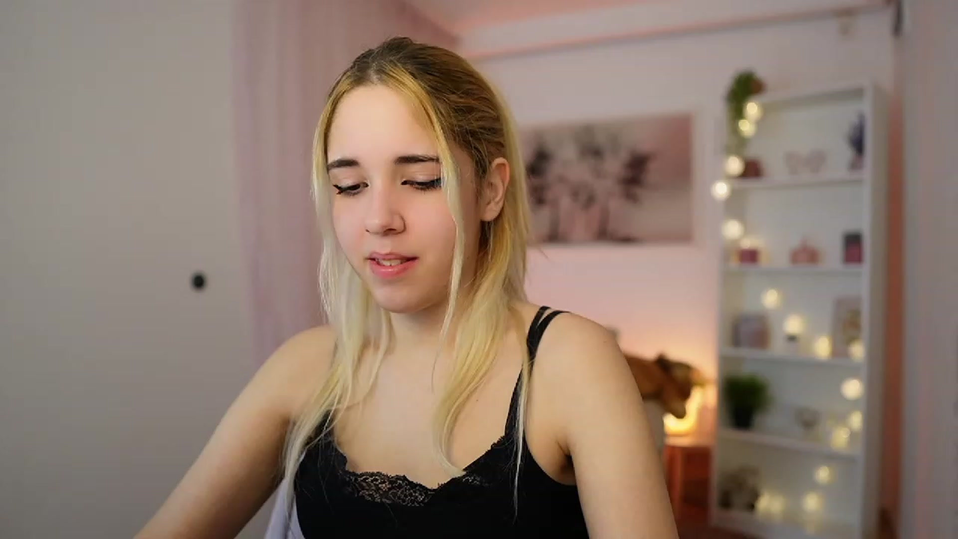 Gallery image thumbnail from Katie_Kush18's myfreecams stream on, 12/06/2023, 12:58 image 3 of 20