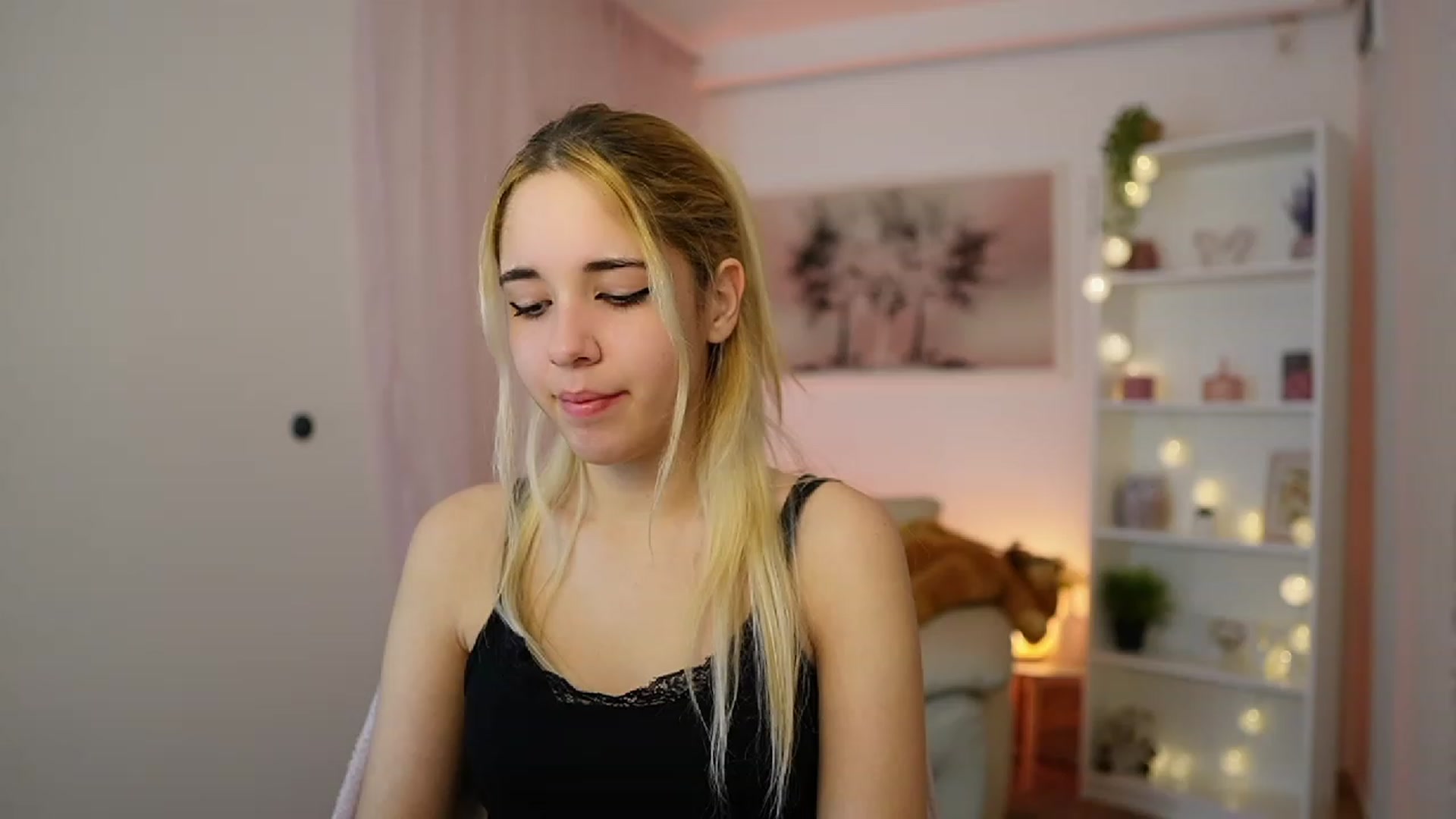 Gallery image thumbnail from Katie_Kush18's myfreecams stream on, 12/06/2023, 12:58 image 19 of 20