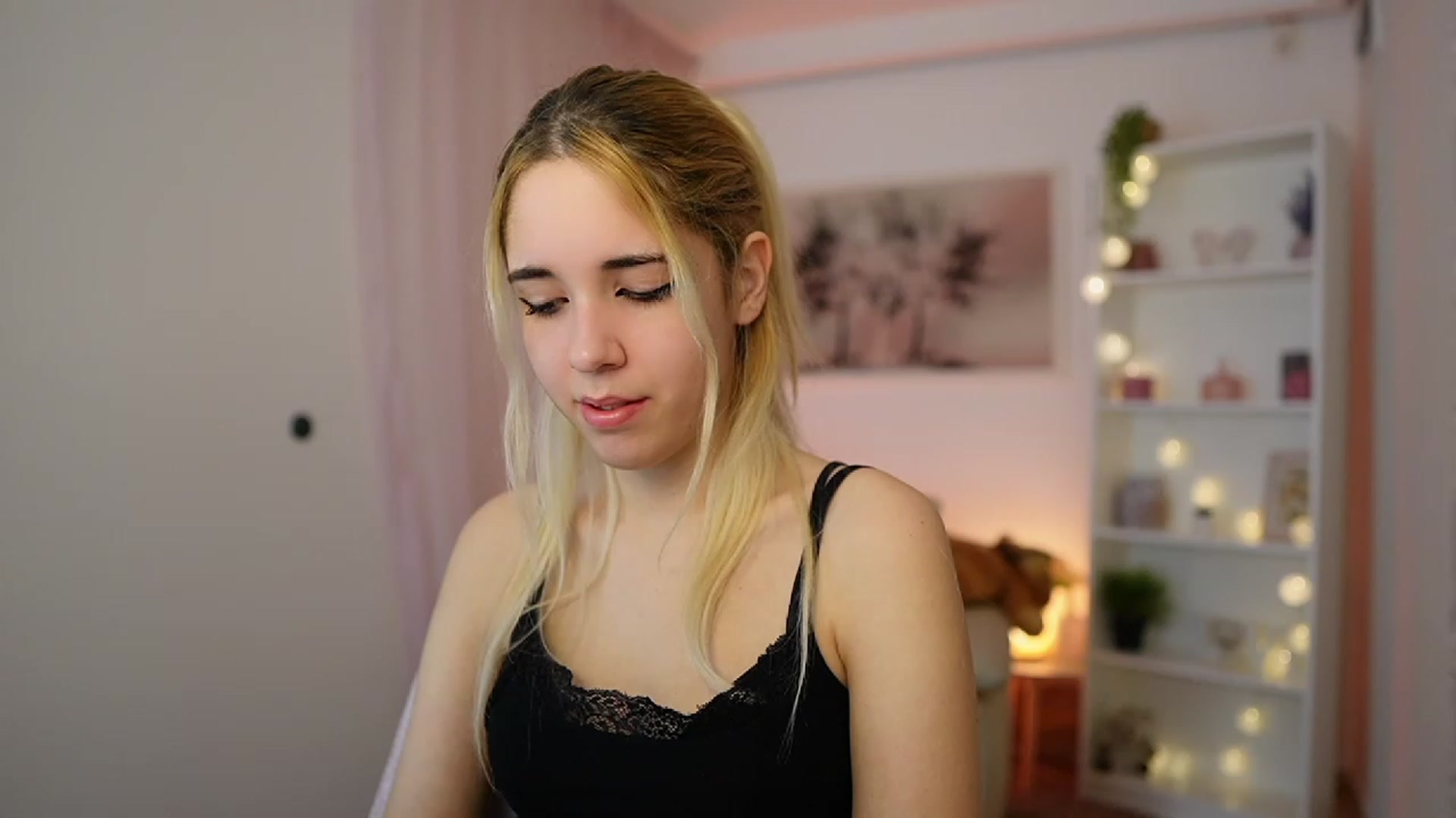 Gallery image thumbnail from Katie_Kush18's myfreecams stream on, 12/06/2023, 12:58 image 4 of 20