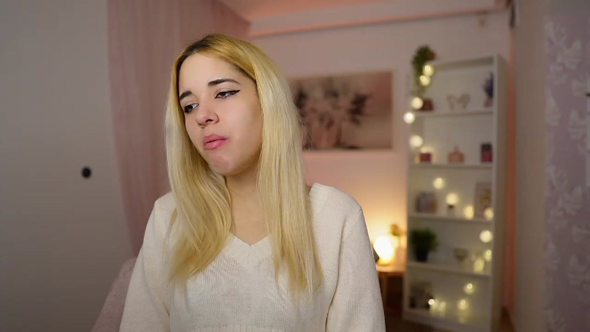 Gallery image thumbnail from Katie_Kush18's myfreecams stream on, 12/11/2023, 09:58 image 12 of 20