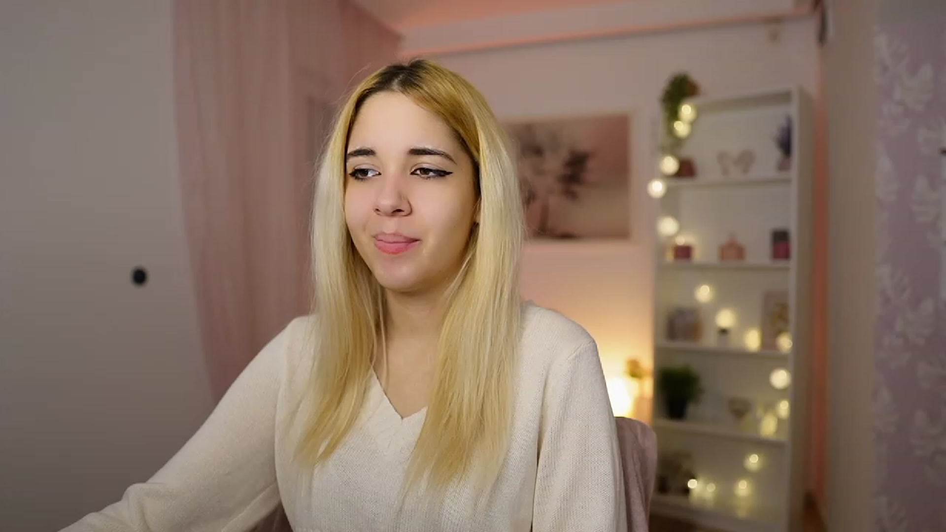 Gallery image thumbnail from Katie_Kush18's myfreecams stream on, 12/11/2023, 09:58 image 6 of 20