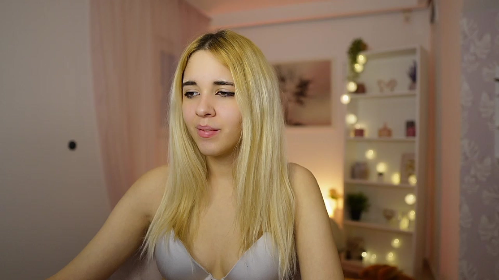 Gallery image thumbnail from Katie_Kush18's myfreecams stream on, 12/11/2023, 12:53 image 3 of 20