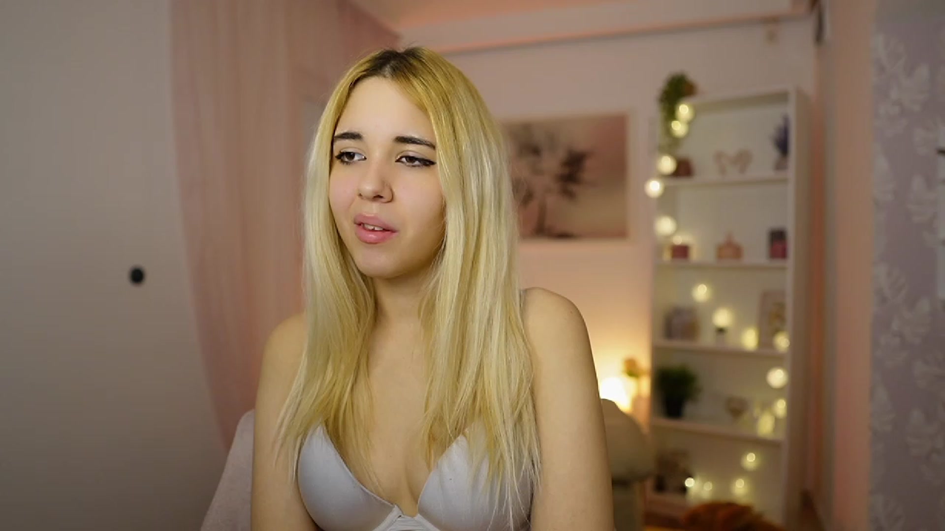 Gallery image thumbnail from Katie_Kush18's myfreecams stream on, 12/11/2023, 12:53 image 1 of 20