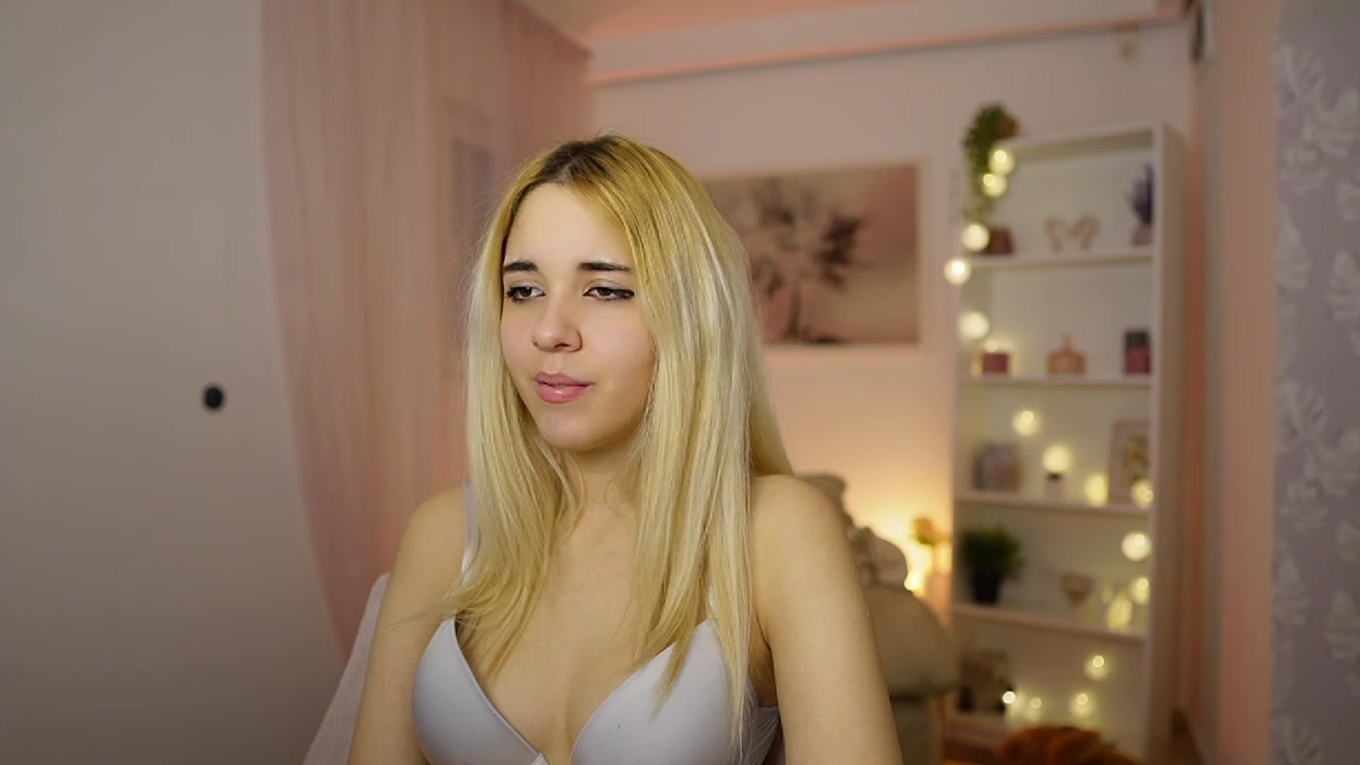 Gallery image thumbnail from Katie_Kush18's myfreecams stream on, 12/11/2023, 13:44 image 9 of 20