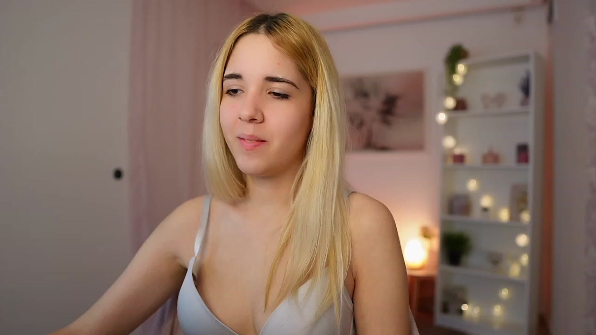 Gallery image thumbnail from Katie_Kush18's myfreecams stream on, 12/13/2023, 12:25 image 20 of 20