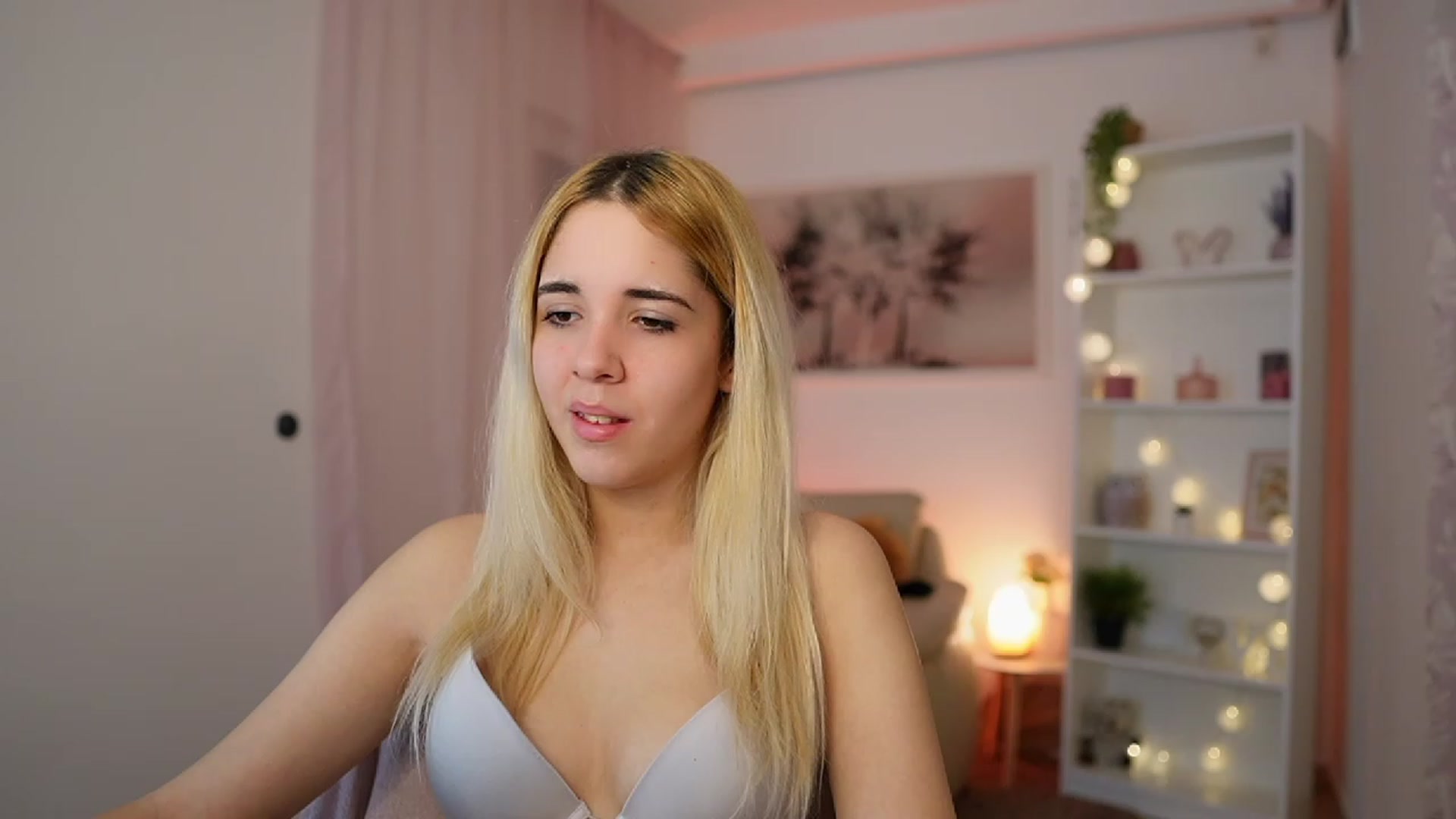 Gallery image thumbnail from Katie_Kush18's myfreecams stream on, 12/13/2023, 12:25 image 9 of 20