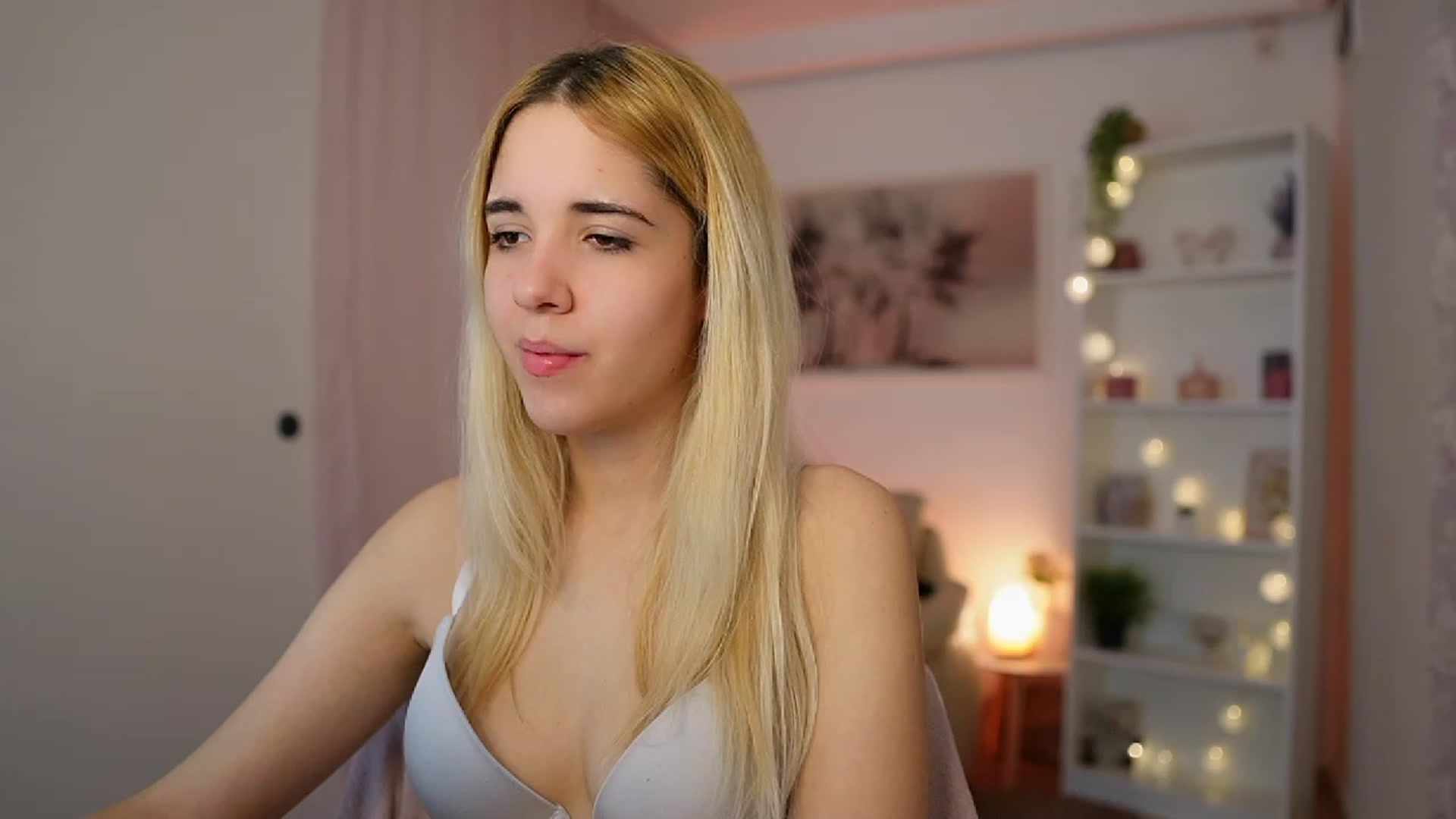 Gallery image thumbnail from Katie_Kush18's myfreecams stream on, 12/13/2023, 12:25 image 11 of 20