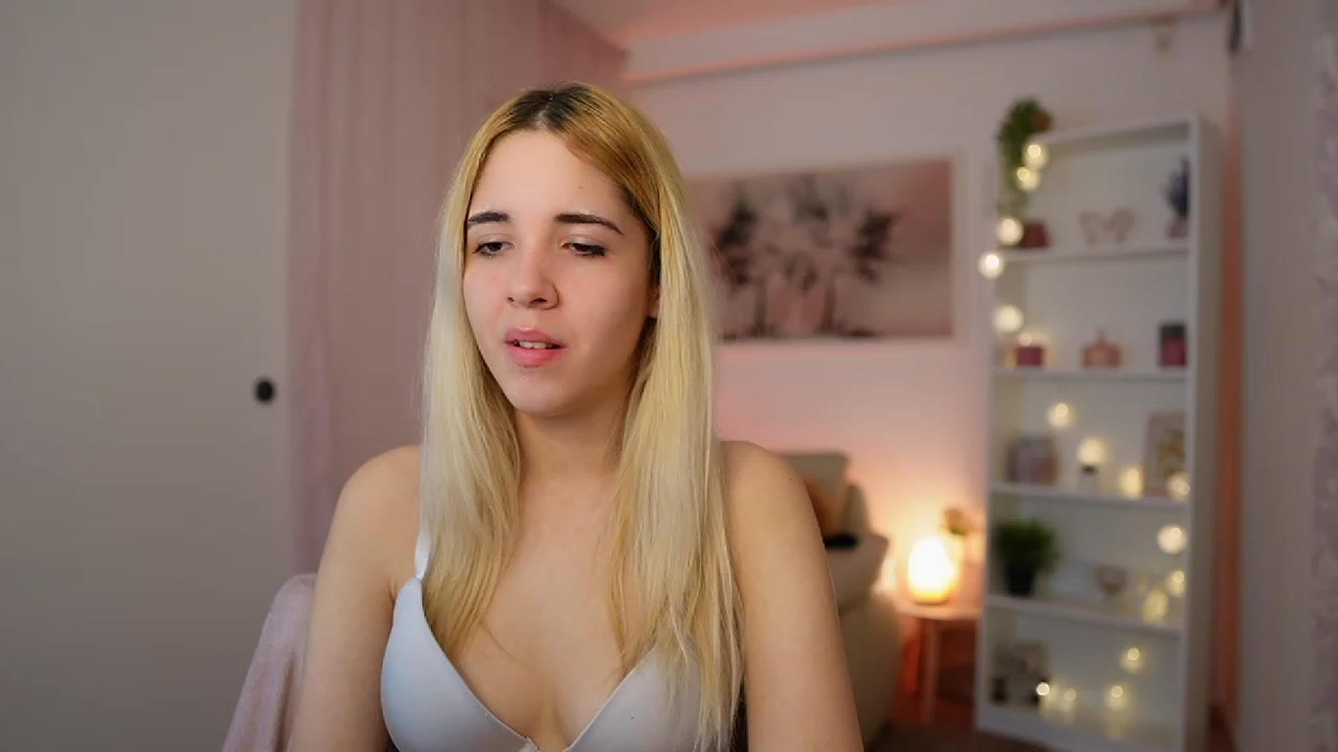 Gallery image thumbnail from Katie_Kush18's myfreecams stream on, 12/13/2023, 12:25 image 13 of 20