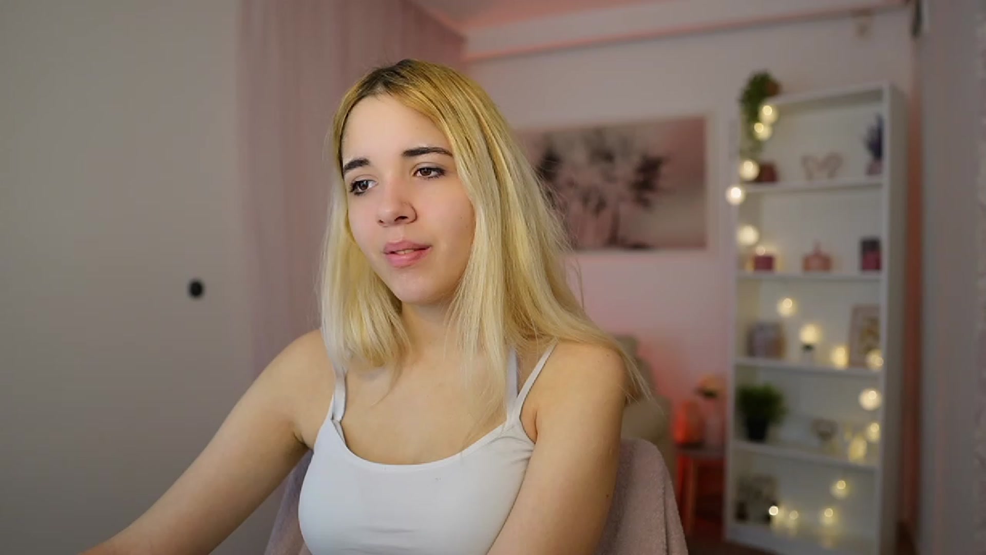 Gallery image thumbnail from Katie_Kush18's myfreecams stream on, 12/14/2023, 09:35 image 4 of 20