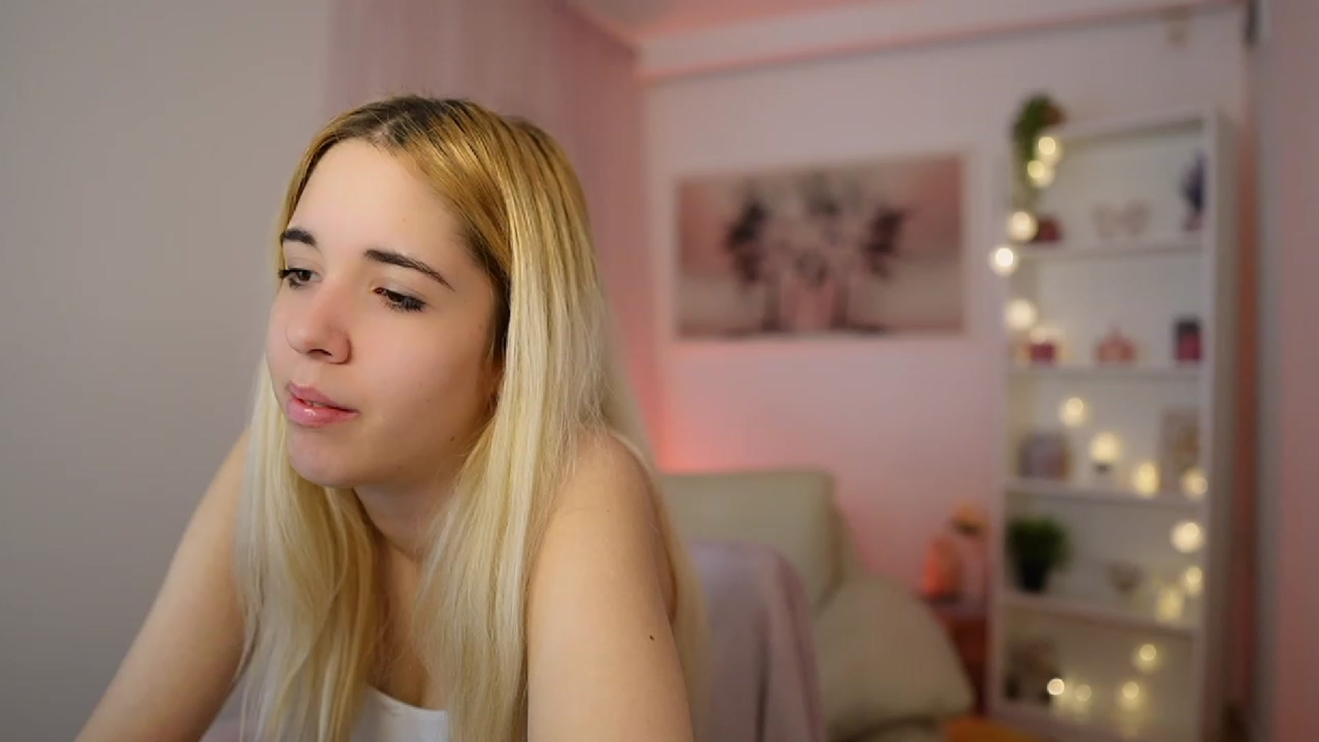 Gallery image thumbnail from Katie_Kush18's myfreecams stream on, 12/14/2023, 11:49 image 3 of 20