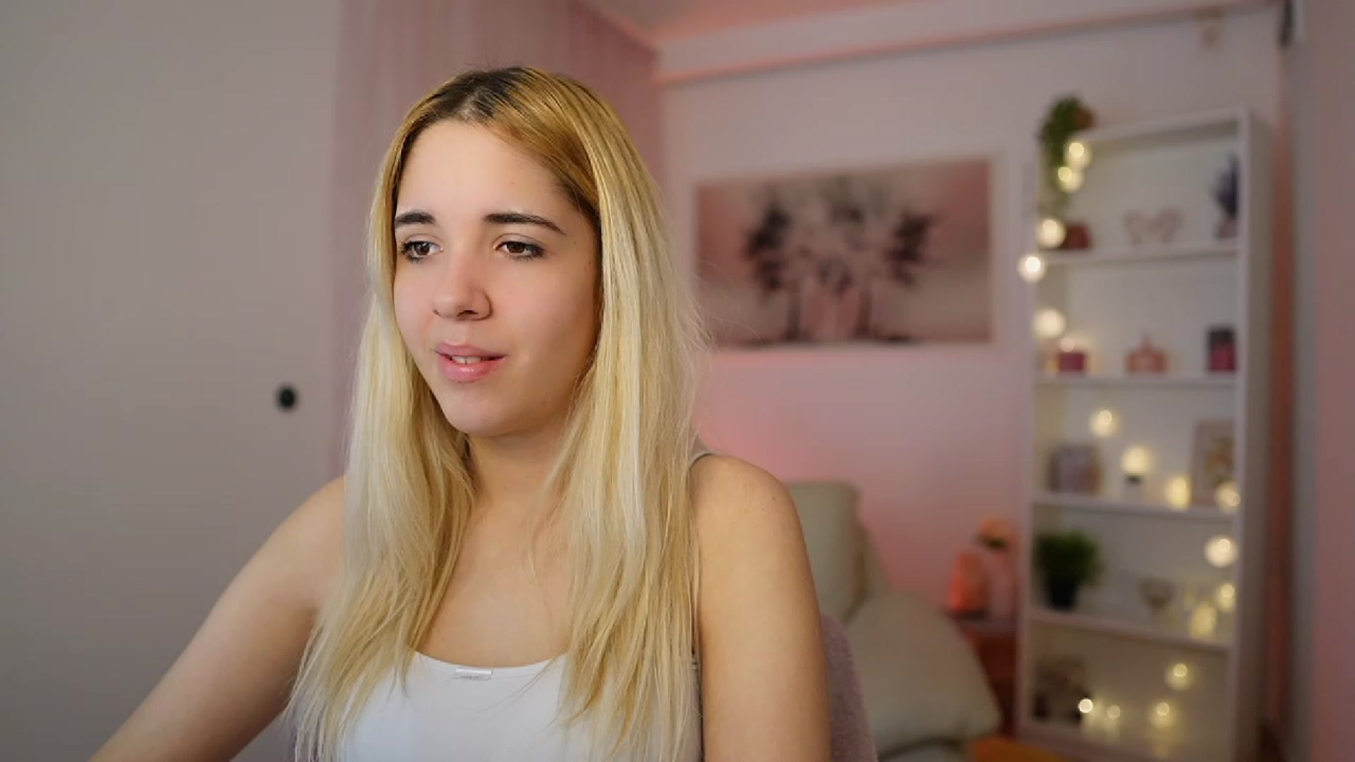 Gallery image thumbnail from Katie_Kush18's myfreecams stream on, 12/14/2023, 11:49 image 8 of 20