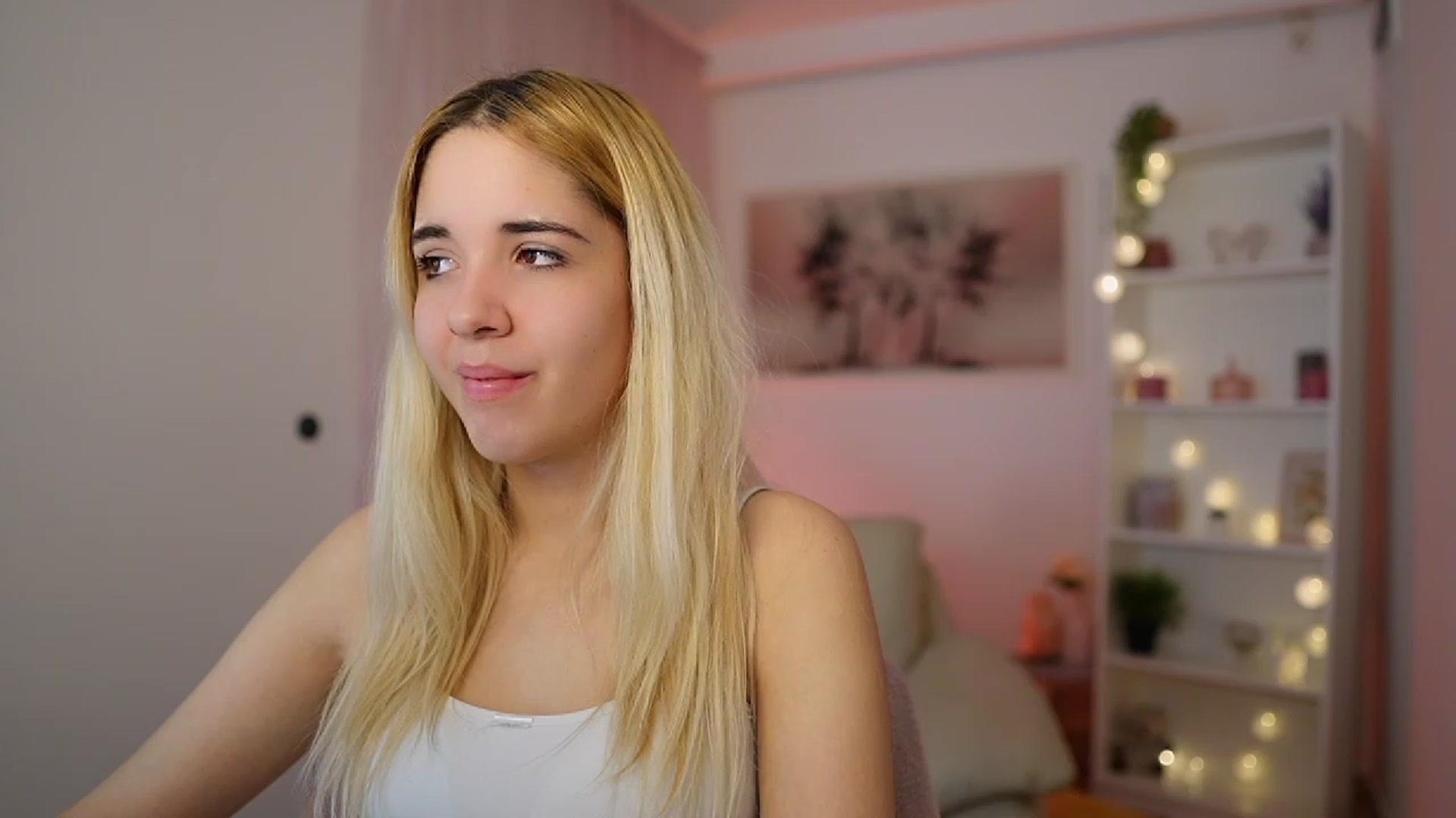 Gallery image thumbnail from Katie_Kush18's myfreecams stream on, 12/14/2023, 11:49 image 7 of 20