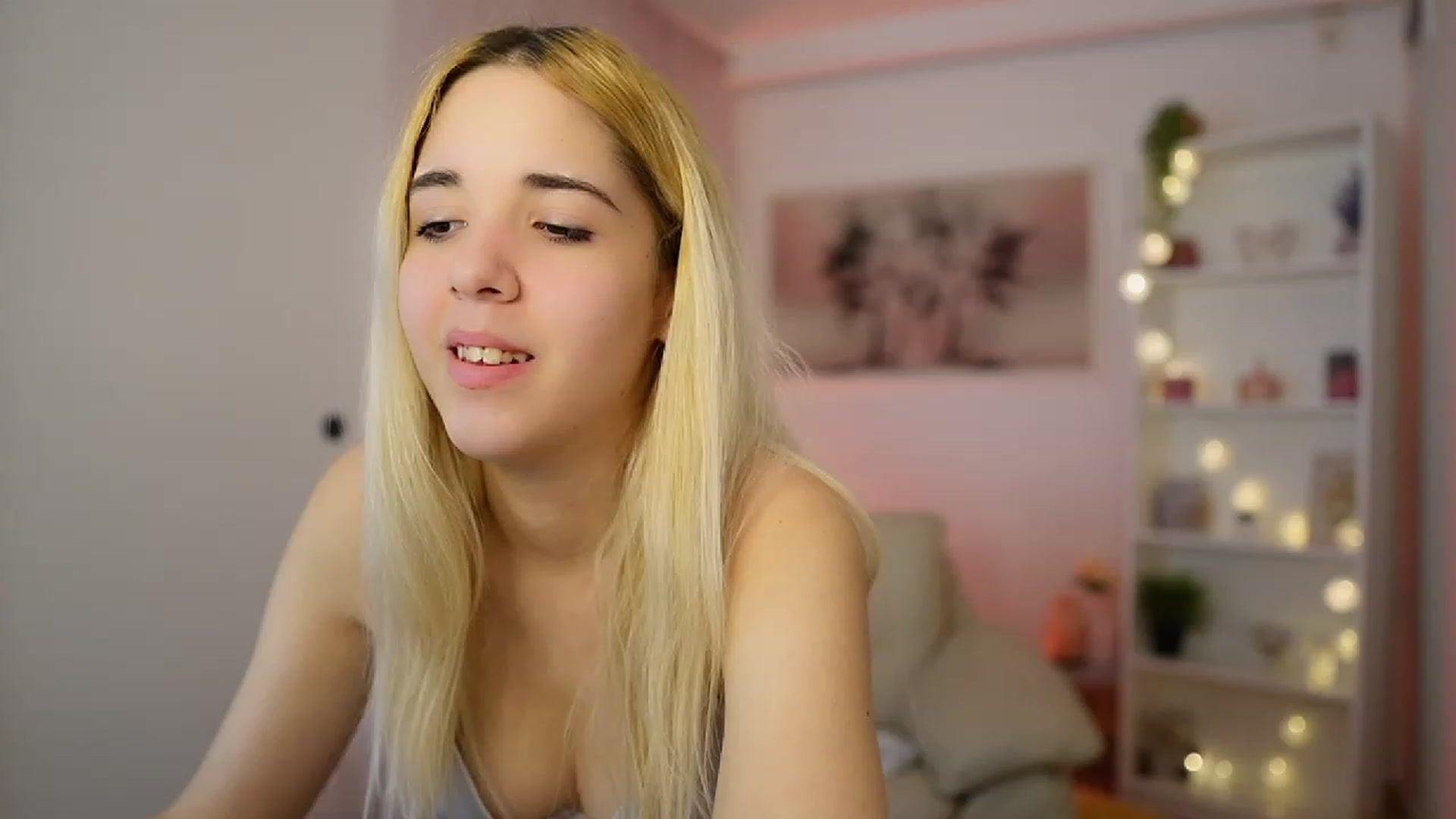 Gallery image thumbnail from Katie_Kush18's myfreecams stream on, 12/14/2023, 13:21 image 20 of 20
