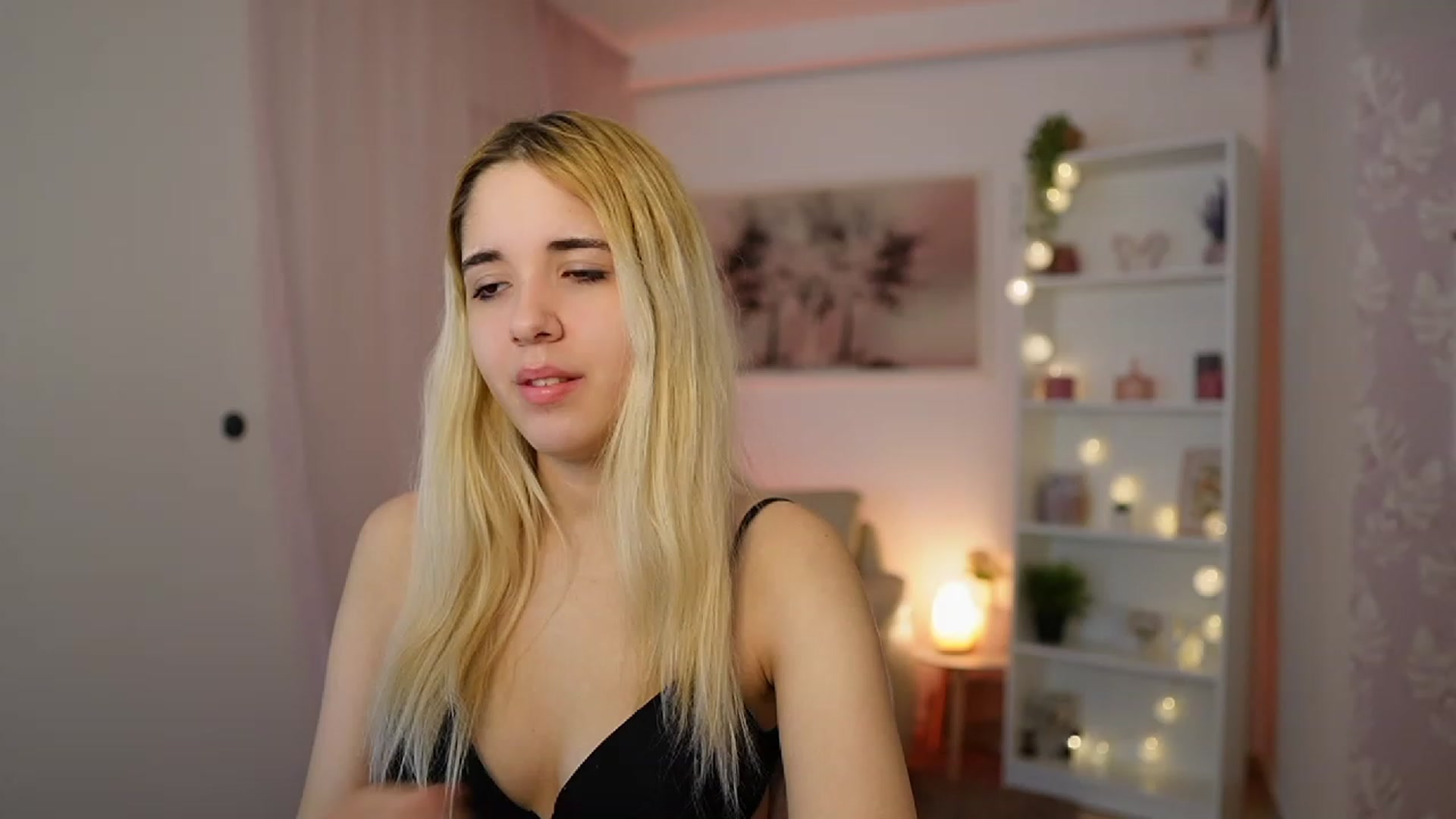 Gallery image thumbnail from Katie_Kush18's myfreecams stream on, 12/15/2023, 11:18 image 7 of 20