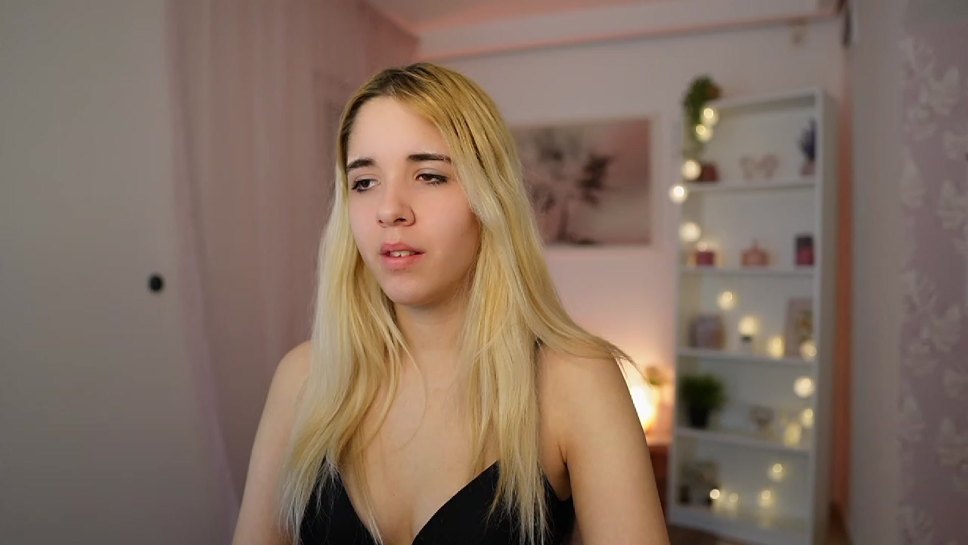 Gallery image thumbnail from Katie_Kush18's myfreecams stream on, 12/15/2023, 11:18 image 13 of 20
