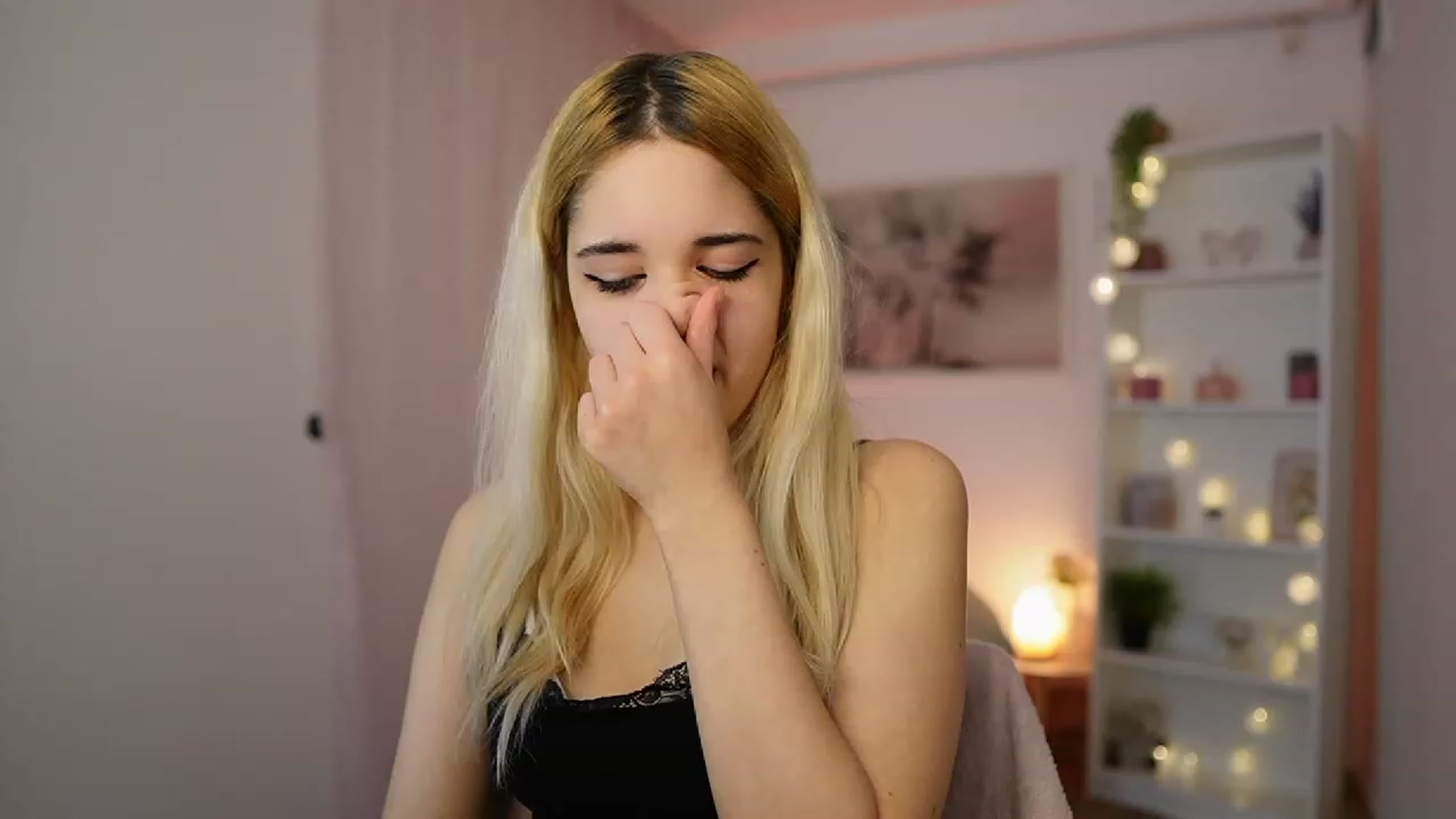 Gallery image thumbnail from Katie_Kush18's myfreecams stream on, 12/20/2023, 10:44 image 19 of 20