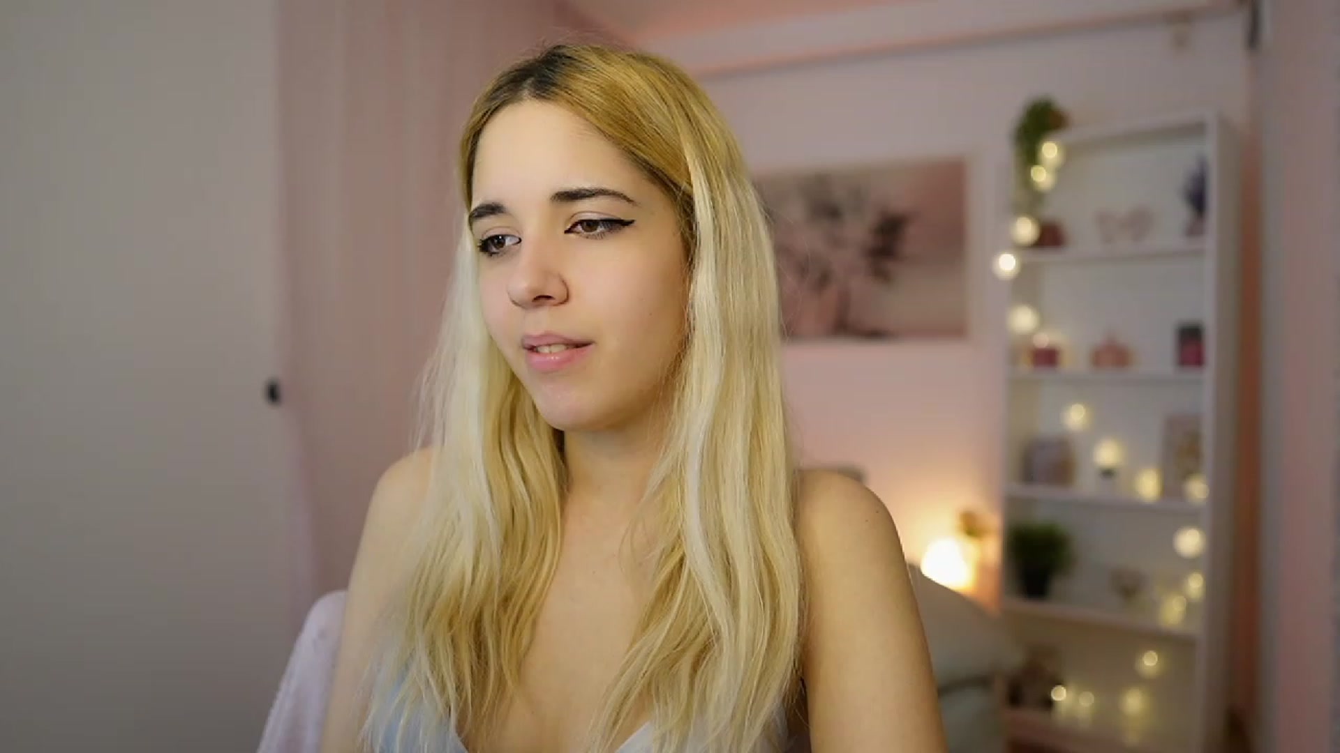 Gallery image thumbnail from Katie_Kush18's myfreecams stream on, 12/20/2023, 13:36 image 20 of 20