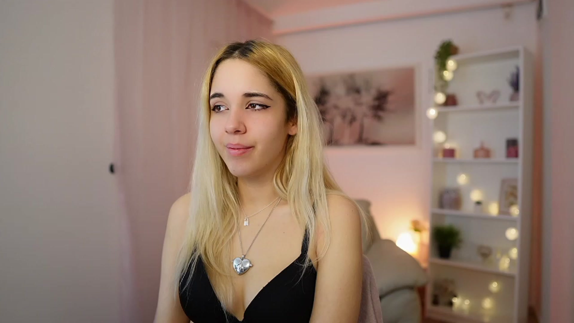 Gallery image thumbnail from Katie_Kush18's myfreecams stream on, 12/27/2023, 10:48 image 11 of 20
