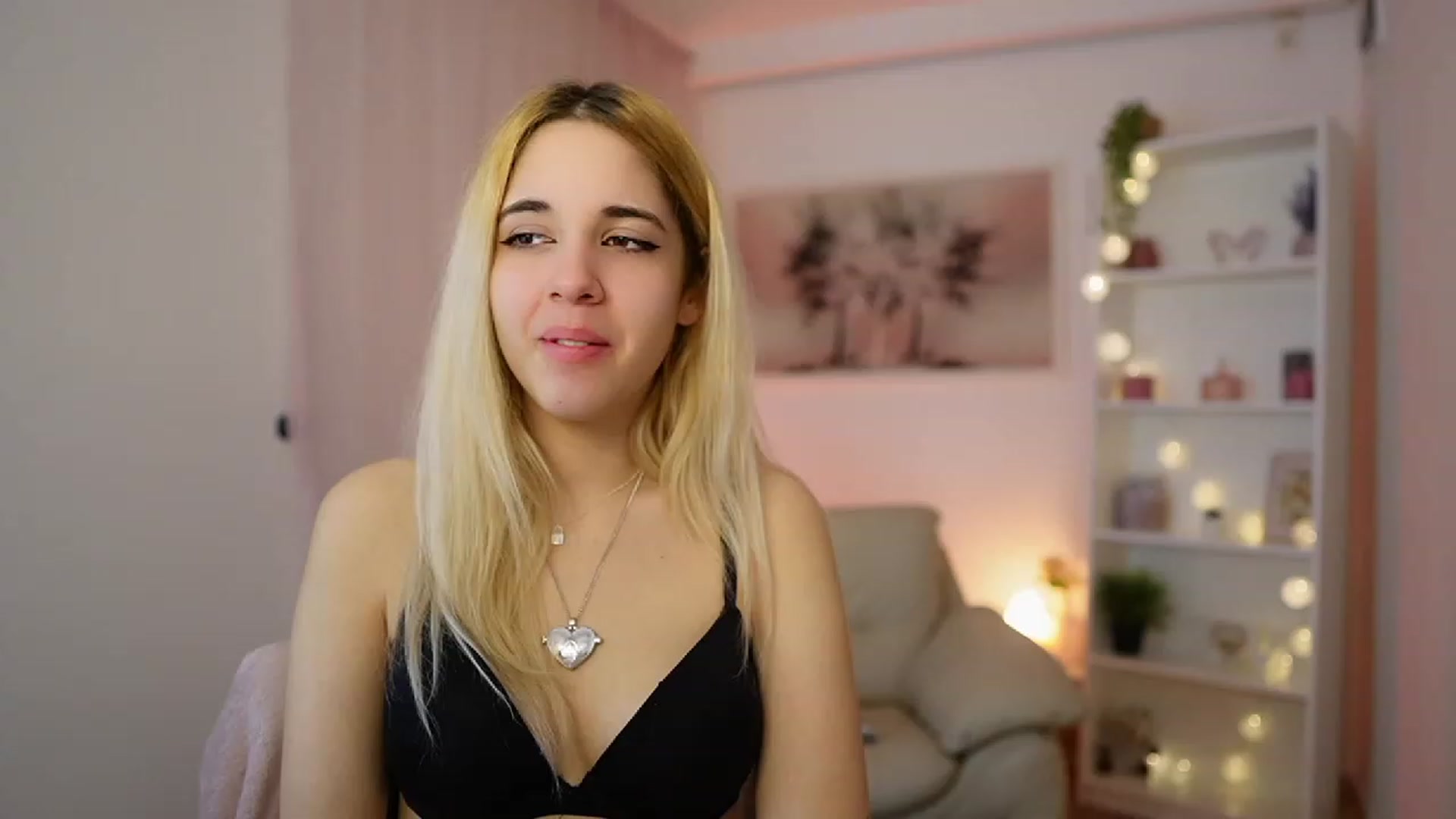 Gallery image thumbnail from Katie_Kush18's myfreecams stream on, 12/27/2023, 10:48 image 5 of 20