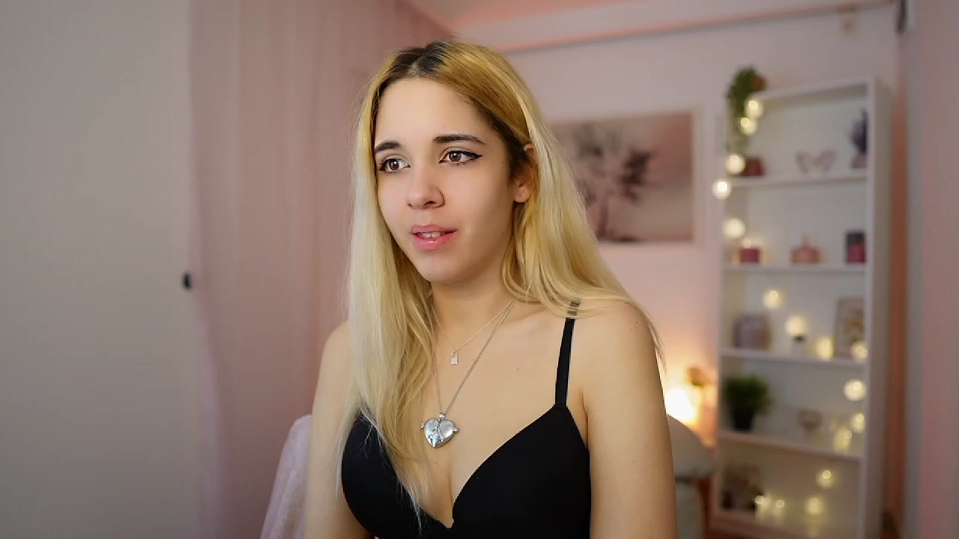 Gallery image thumbnail from Katie_Kush18's myfreecams stream on, 12/27/2023, 10:48 image 1 of 20