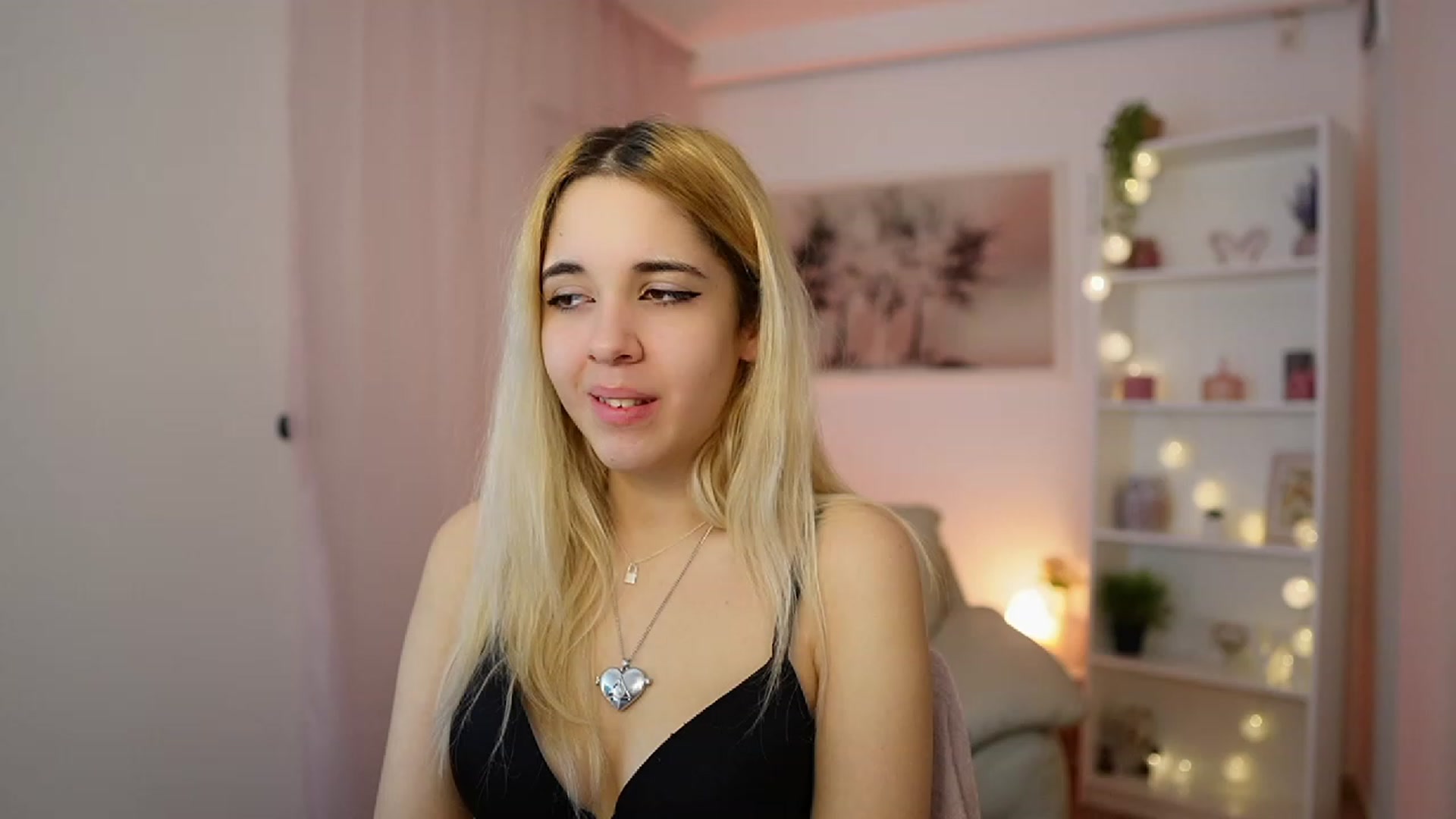 Gallery image thumbnail from Katie_Kush18's myfreecams stream on, 12/27/2023, 10:48 image 20 of 20