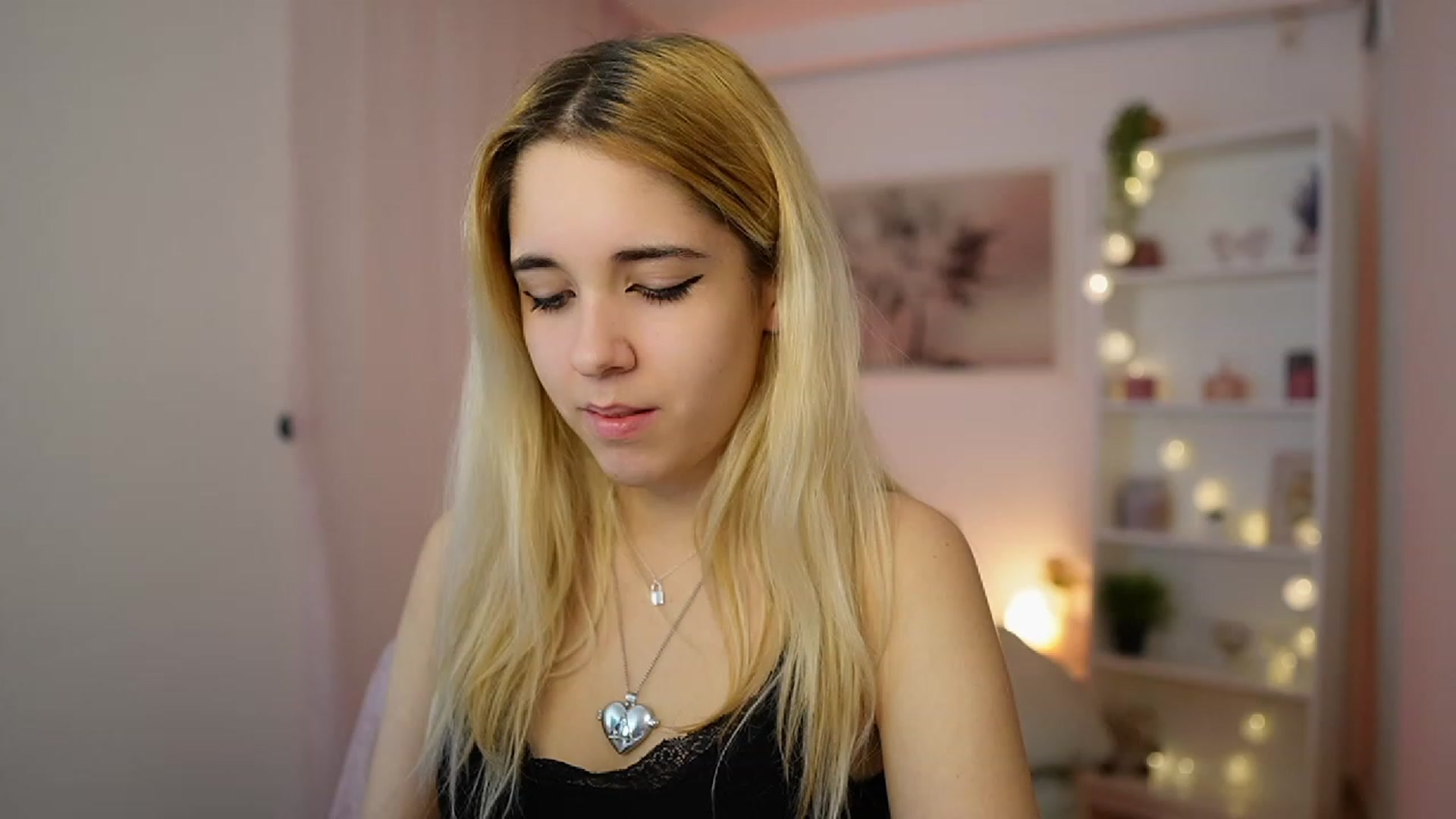Gallery image thumbnail from Katie_Kush18's myfreecams stream on, 12/27/2023, 12:21 image 7 of 20