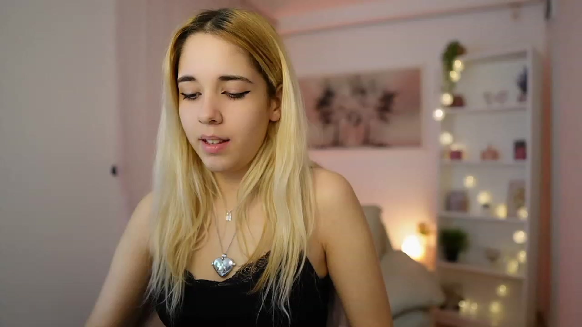 Gallery image thumbnail from Katie_Kush18's myfreecams stream on, 12/27/2023, 12:21 image 2 of 20