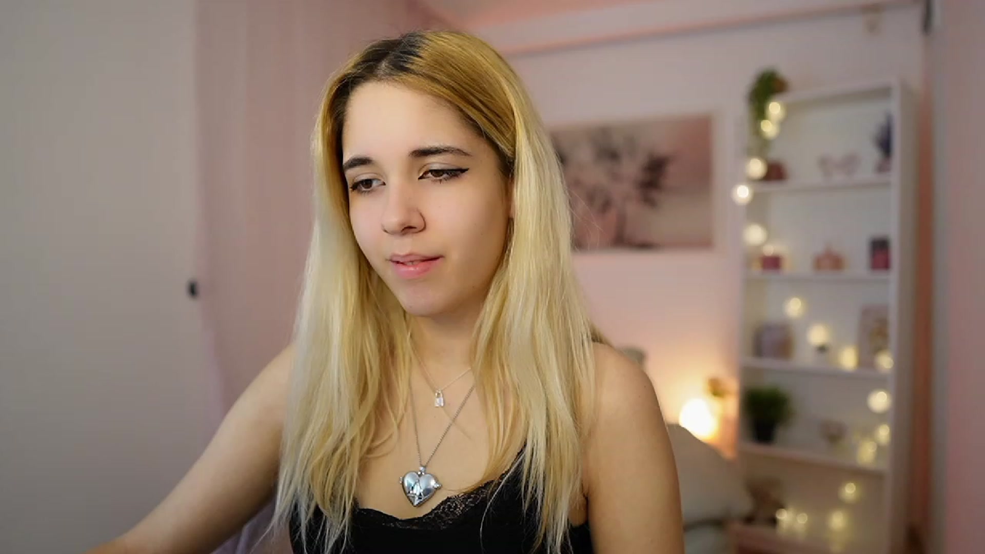 Gallery image thumbnail from Katie_Kush18's myfreecams stream on, 12/27/2023, 12:21 image 8 of 20