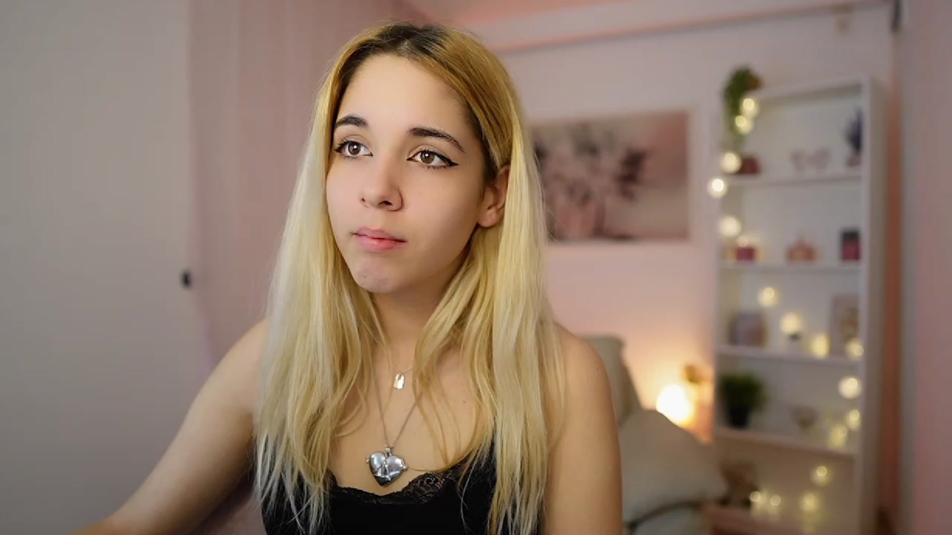 Gallery image thumbnail from Katie_Kush18's myfreecams stream on, 12/27/2023, 12:21 image 4 of 20