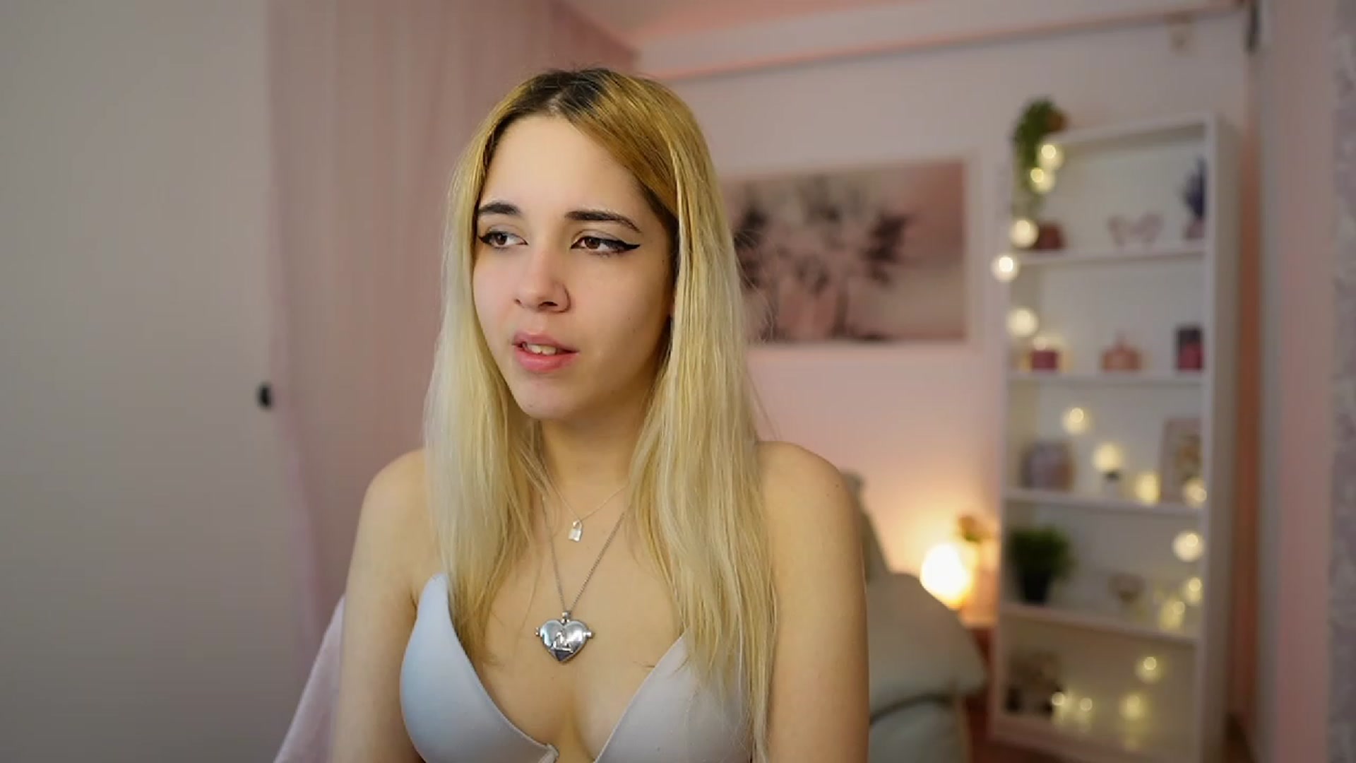 Gallery image thumbnail from Katie_Kush18's myfreecams stream on, 12/29/2023, 11:13 image 20 of 20