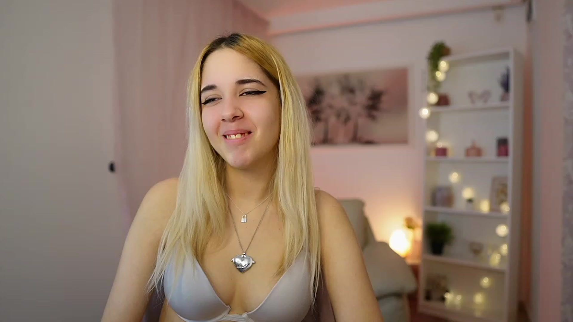 Gallery image thumbnail from Katie_Kush18's myfreecams stream on, 12/29/2023, 11:13 image 2 of 20