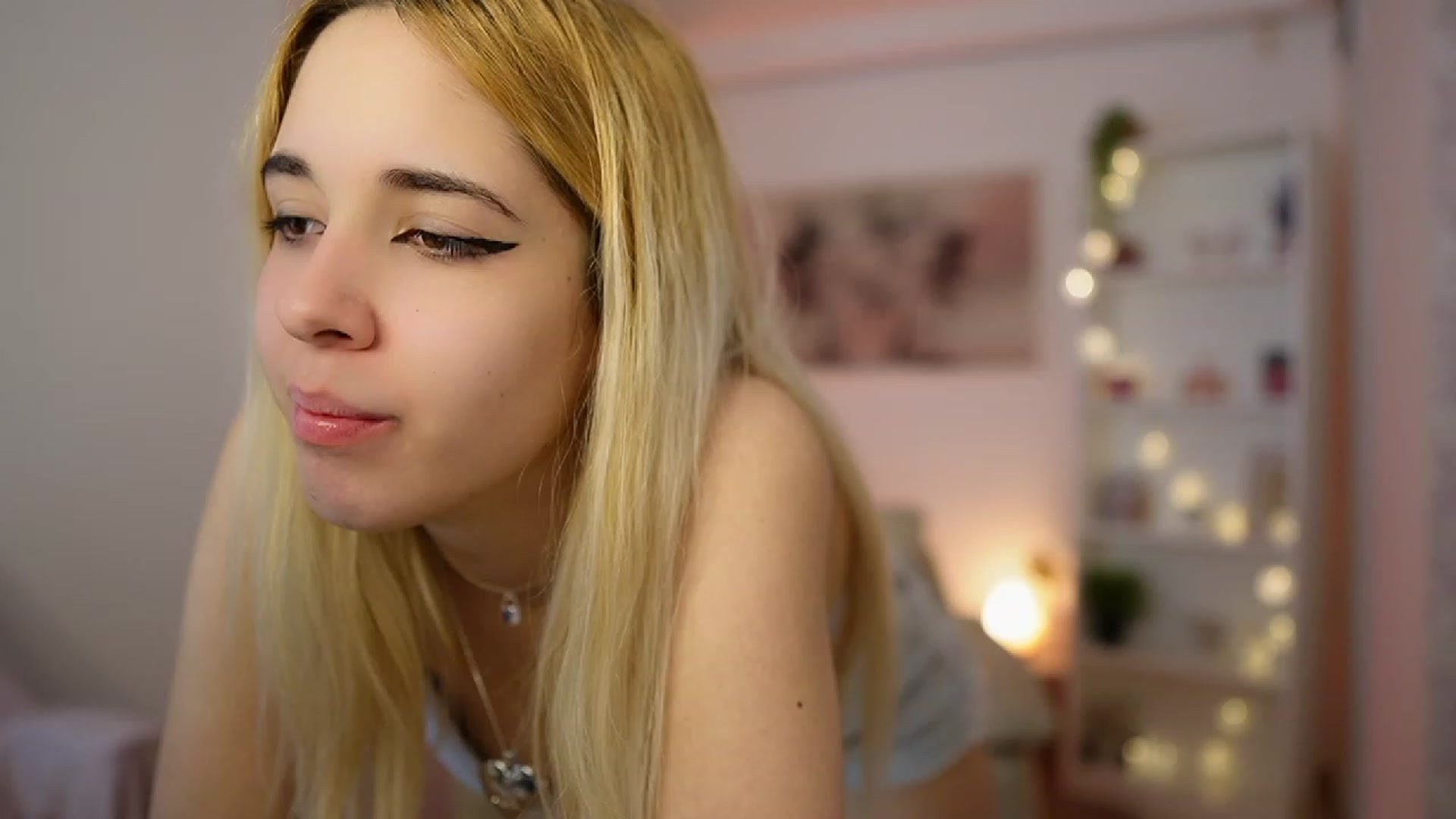 Gallery image thumbnail from Katie_Kush18's myfreecams stream on, 12/29/2023, 11:57 image 2 of 20