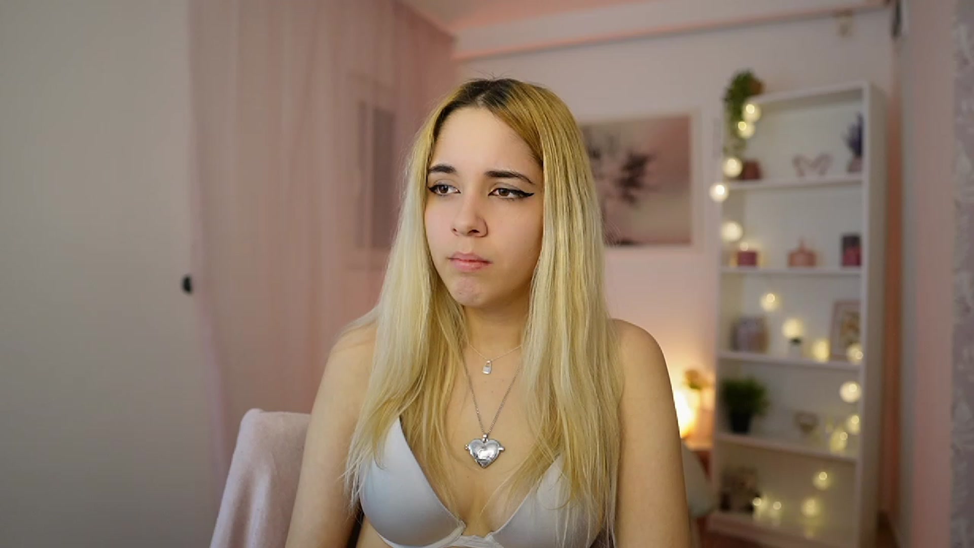 Gallery image thumbnail from Katie_Kush18's myfreecams stream on, 12/29/2023, 13:52 image 20 of 20