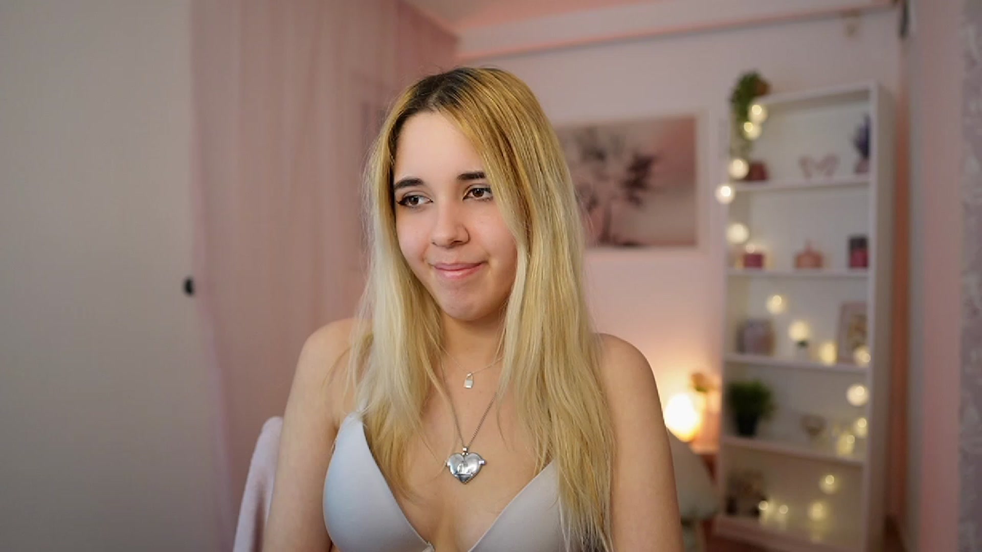 Gallery image thumbnail from Katie_Kush18's myfreecams stream on, 12/29/2023, 13:52 image 11 of 20