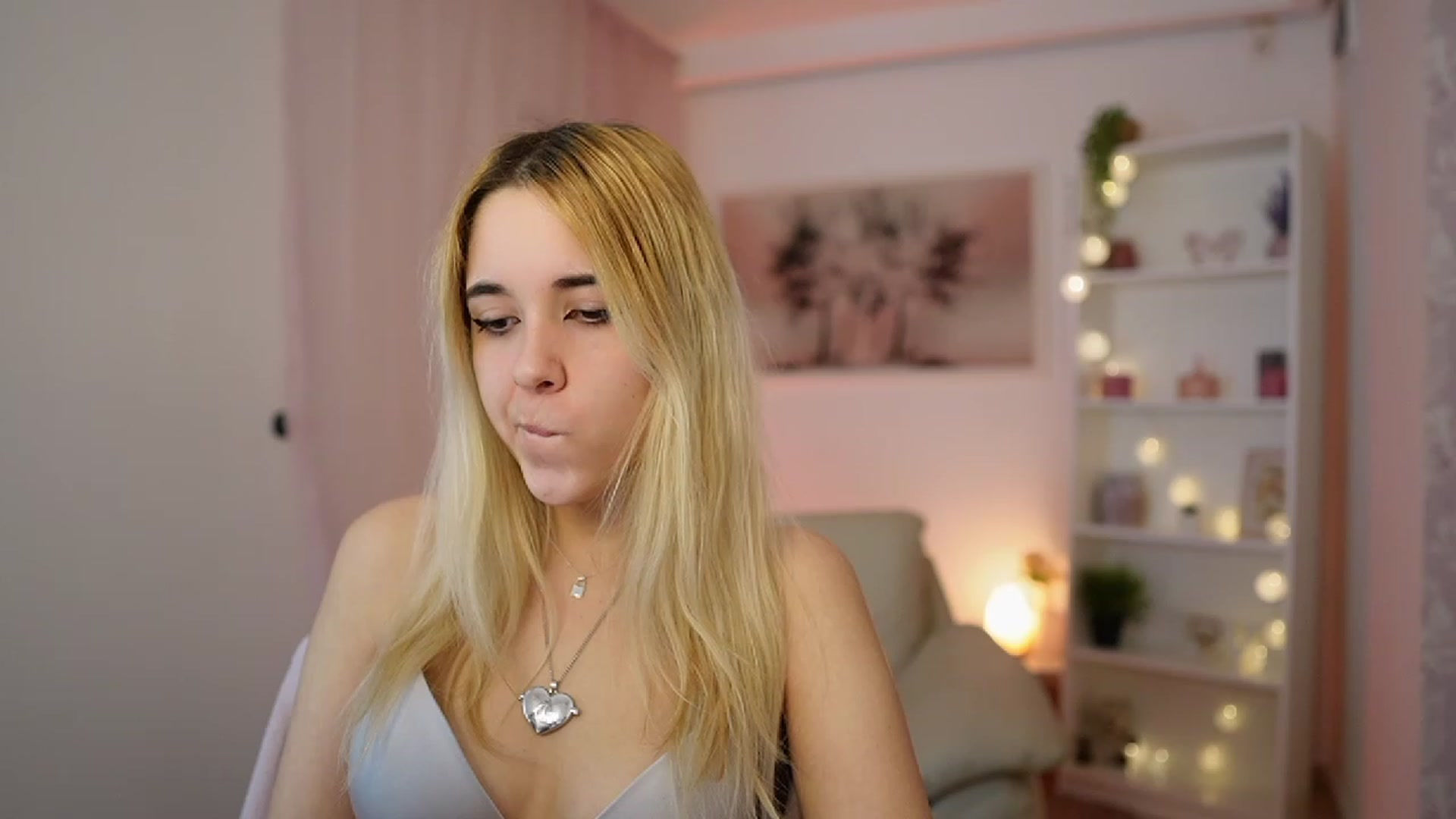 Gallery image thumbnail from Katie_Kush18's myfreecams stream on, 12/29/2023, 13:52 image 8 of 20