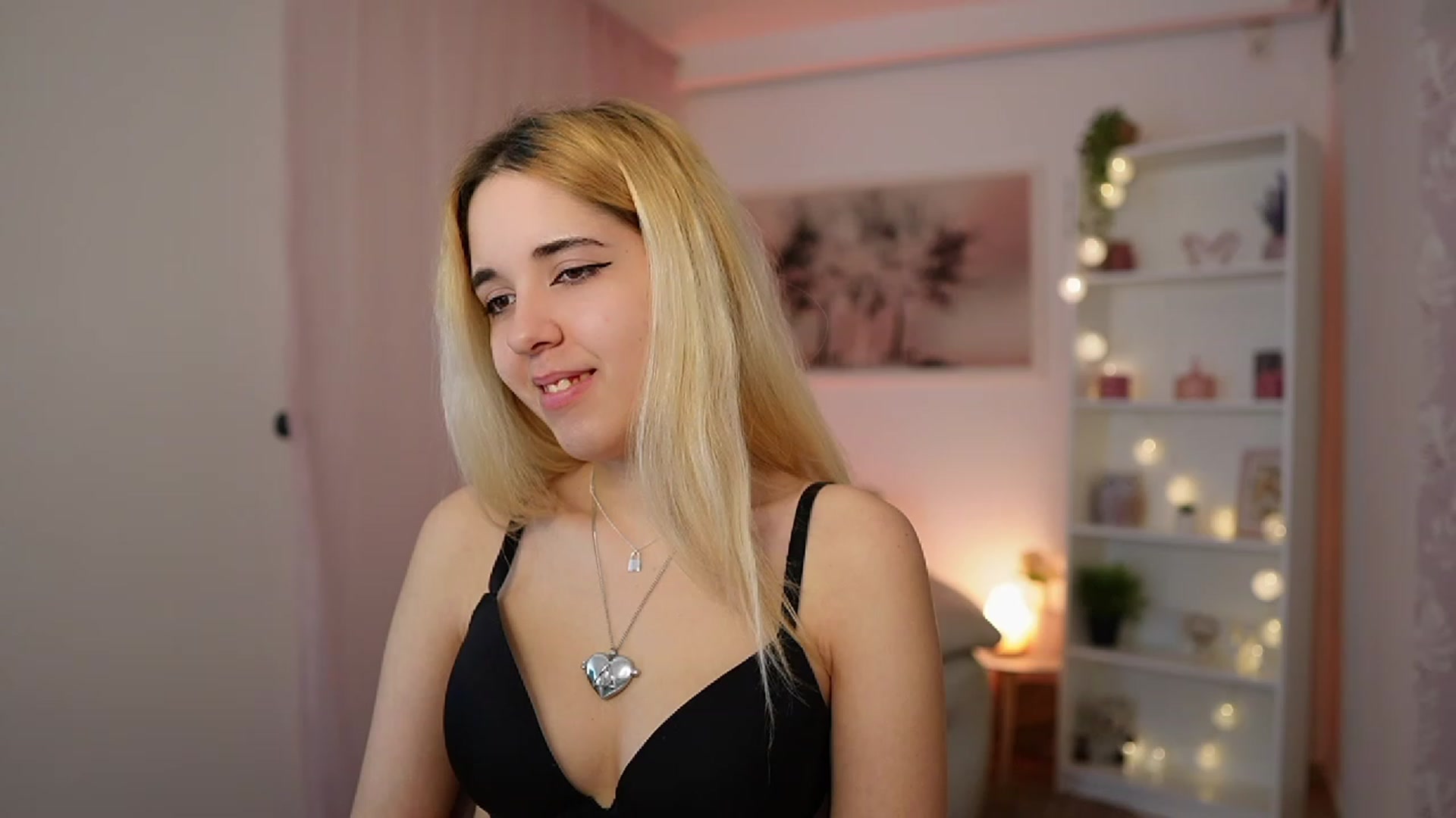 Gallery image thumbnail from Katie_Kush18's myfreecams stream on, 01/02/2024, 10:58 image 11 of 20