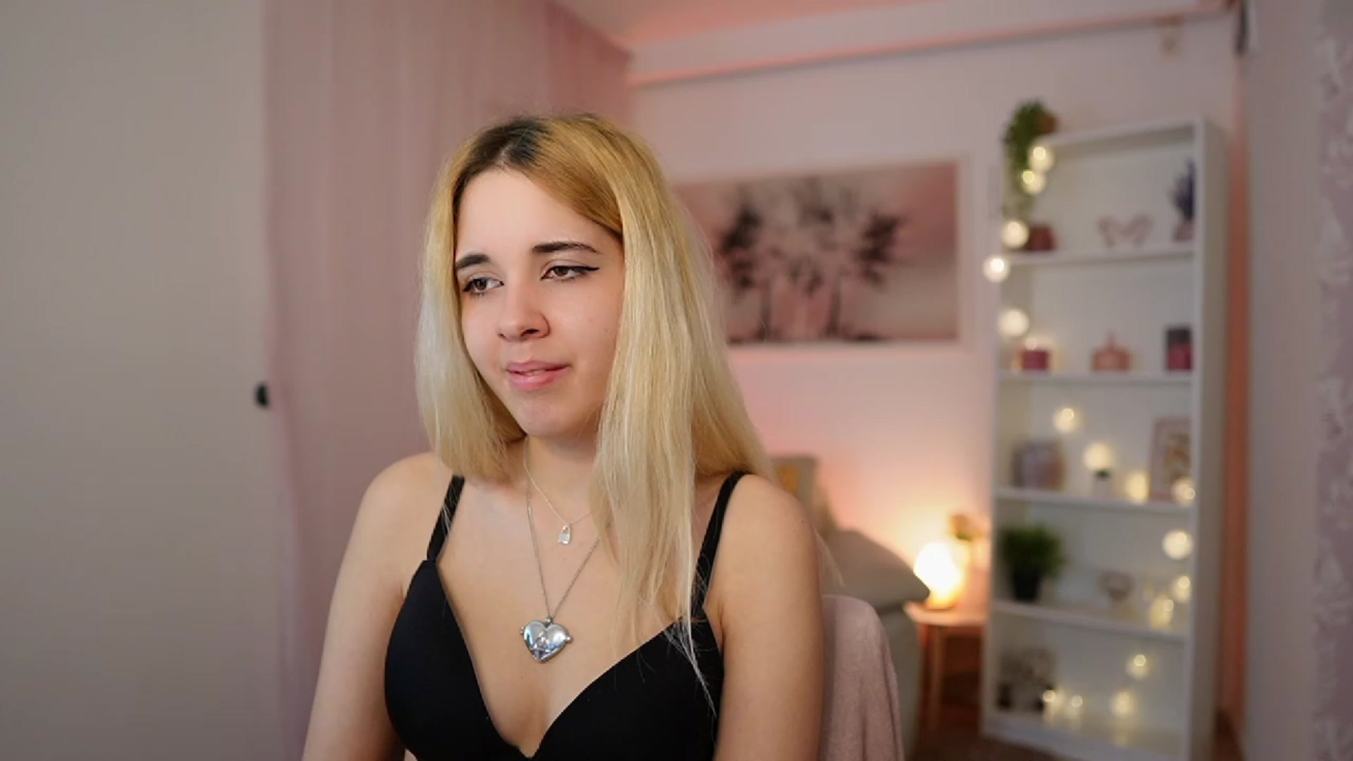 Gallery image thumbnail from Katie_Kush18's myfreecams stream on, 01/02/2024, 10:58 image 17 of 20