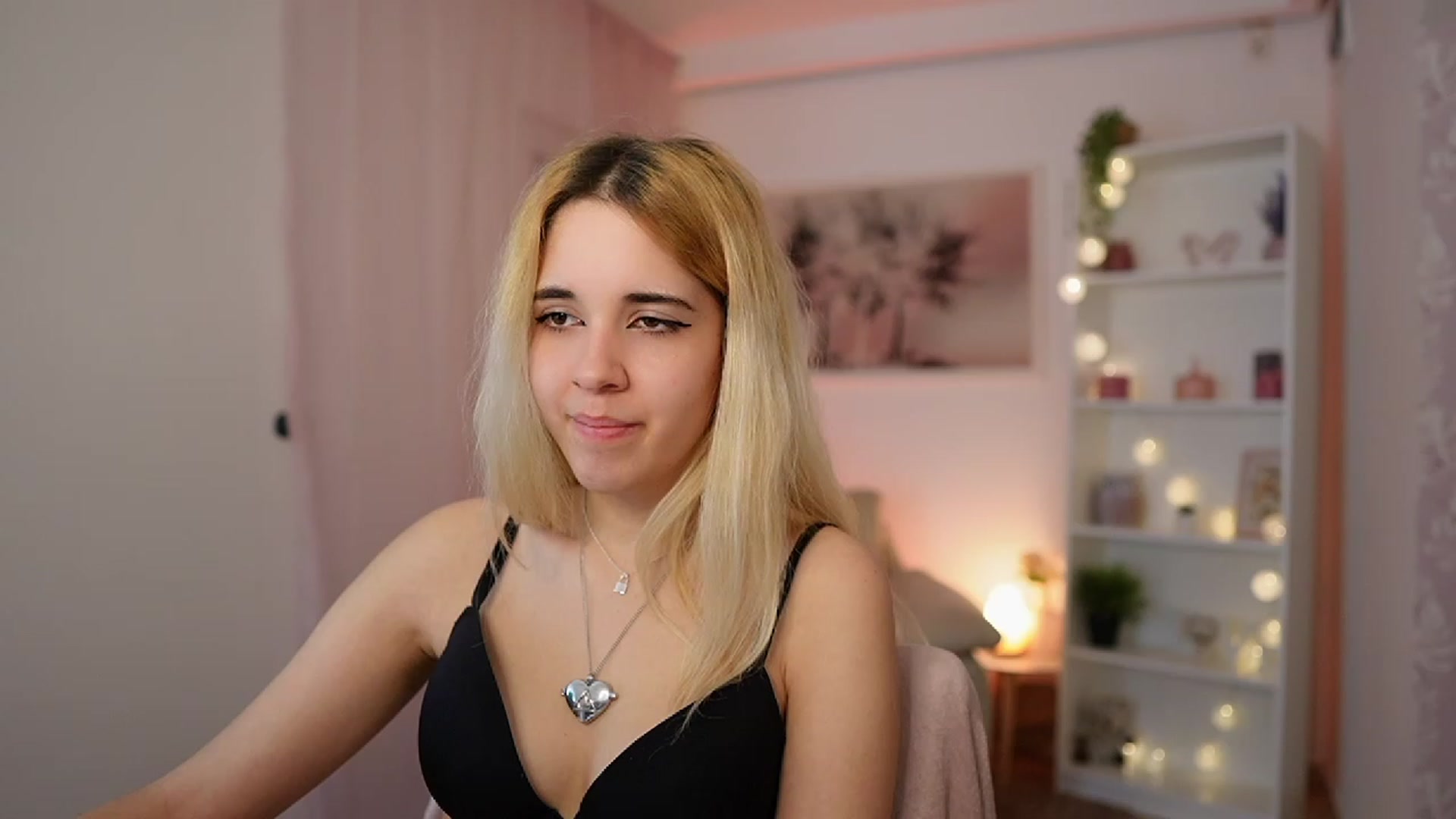 Gallery image thumbnail from Katie_Kush18's myfreecams stream on, 01/02/2024, 10:58 image 19 of 20
