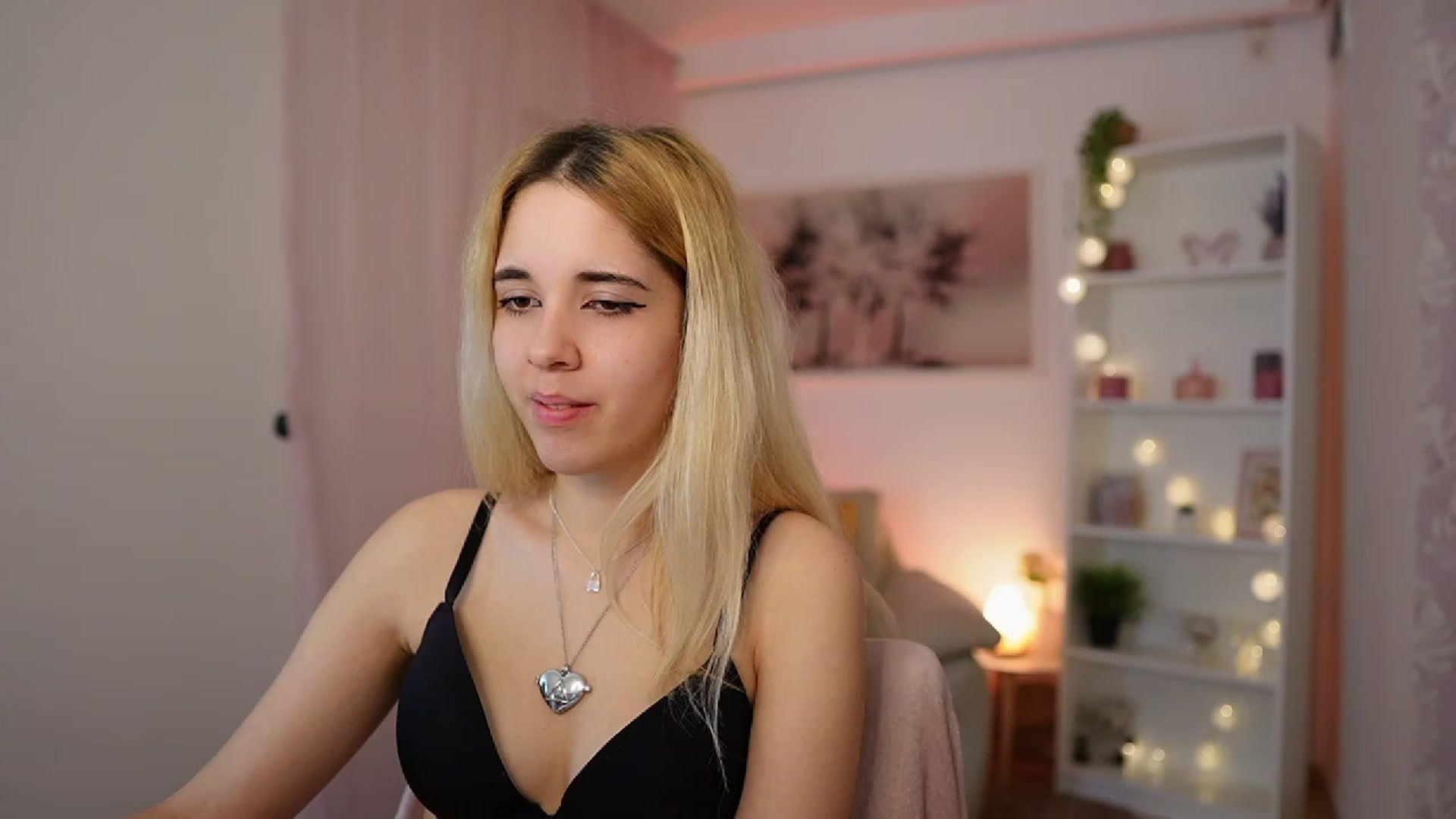Gallery image thumbnail from Katie_Kush18's myfreecams stream on, 01/02/2024, 10:58 image 14 of 20