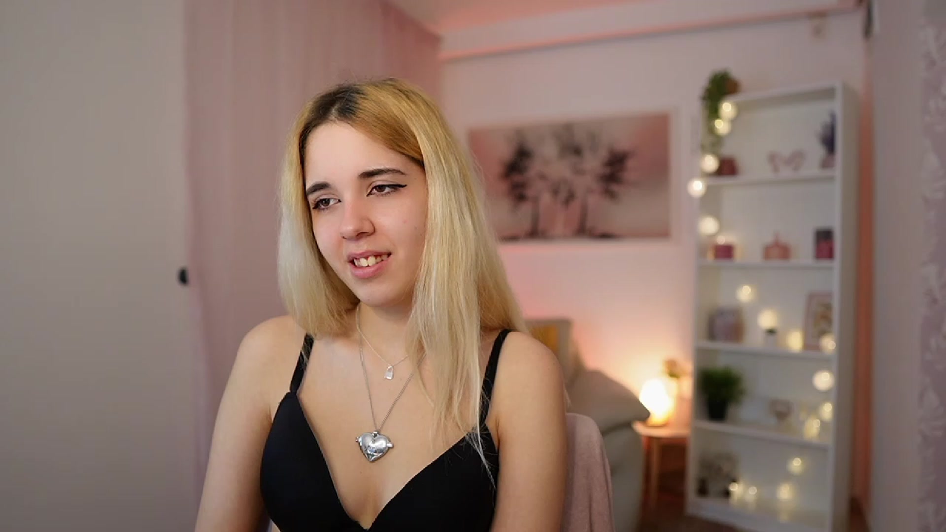 Gallery image thumbnail from Katie_Kush18's myfreecams stream on, 01/02/2024, 10:58 image 16 of 20